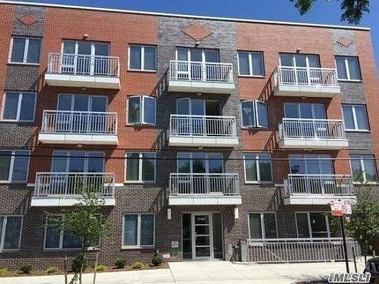32-15 Leavitt Street 2C Property Photo 1