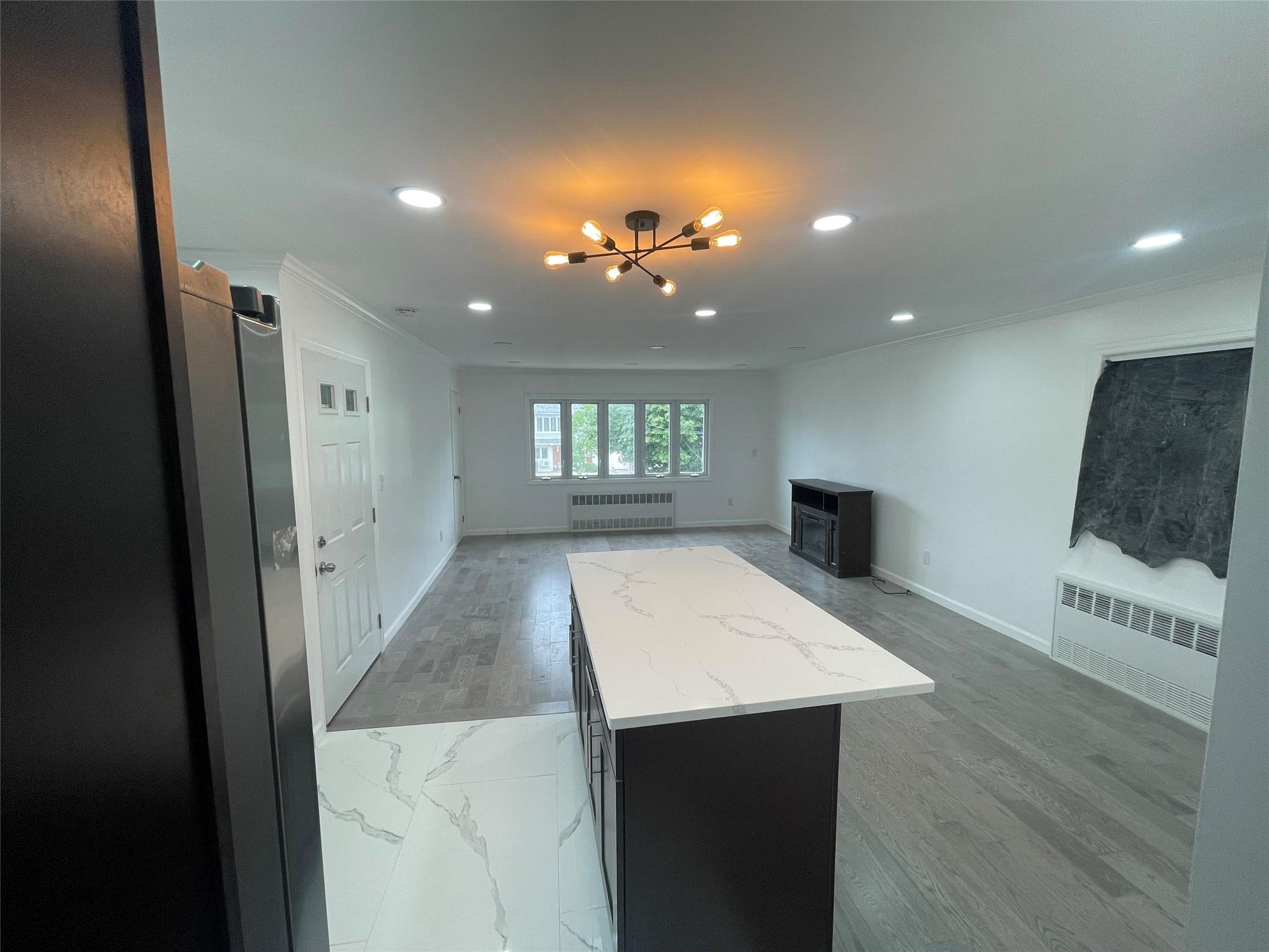 527 E 5th Street Property Photo 1
