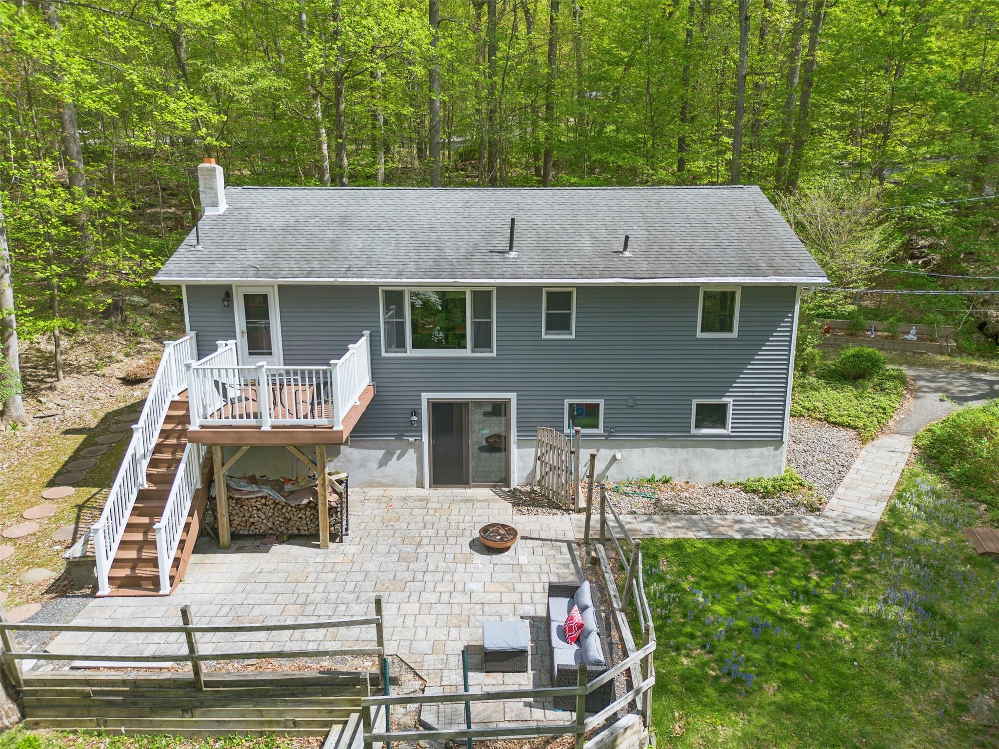 3 Oak Tree Dr Property Photo 1