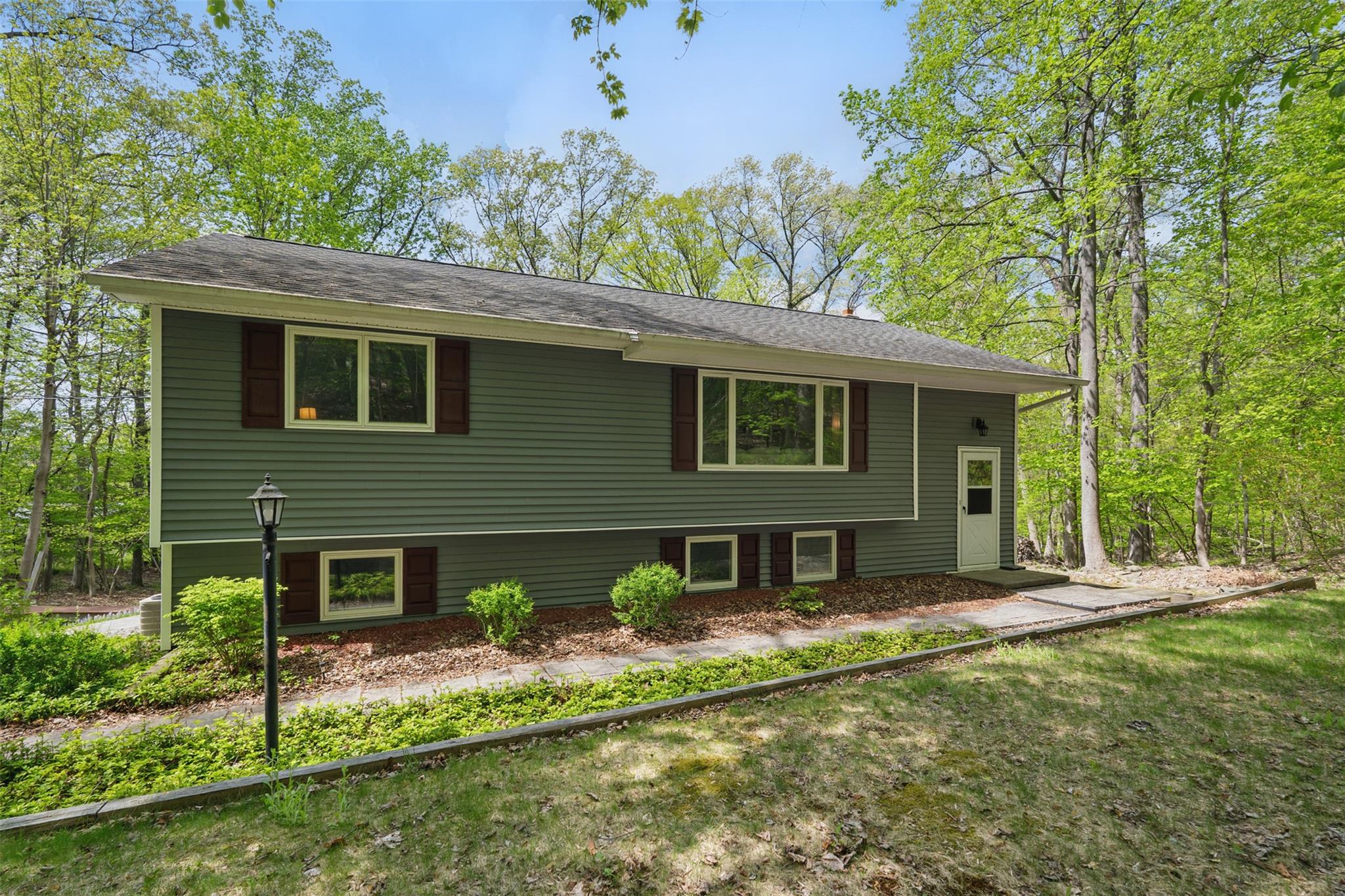 3 Oak Tree Dr Property Photo 2