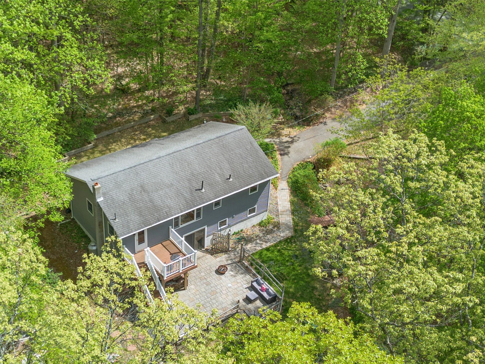 3 Oak Tree Dr Property Photo 8