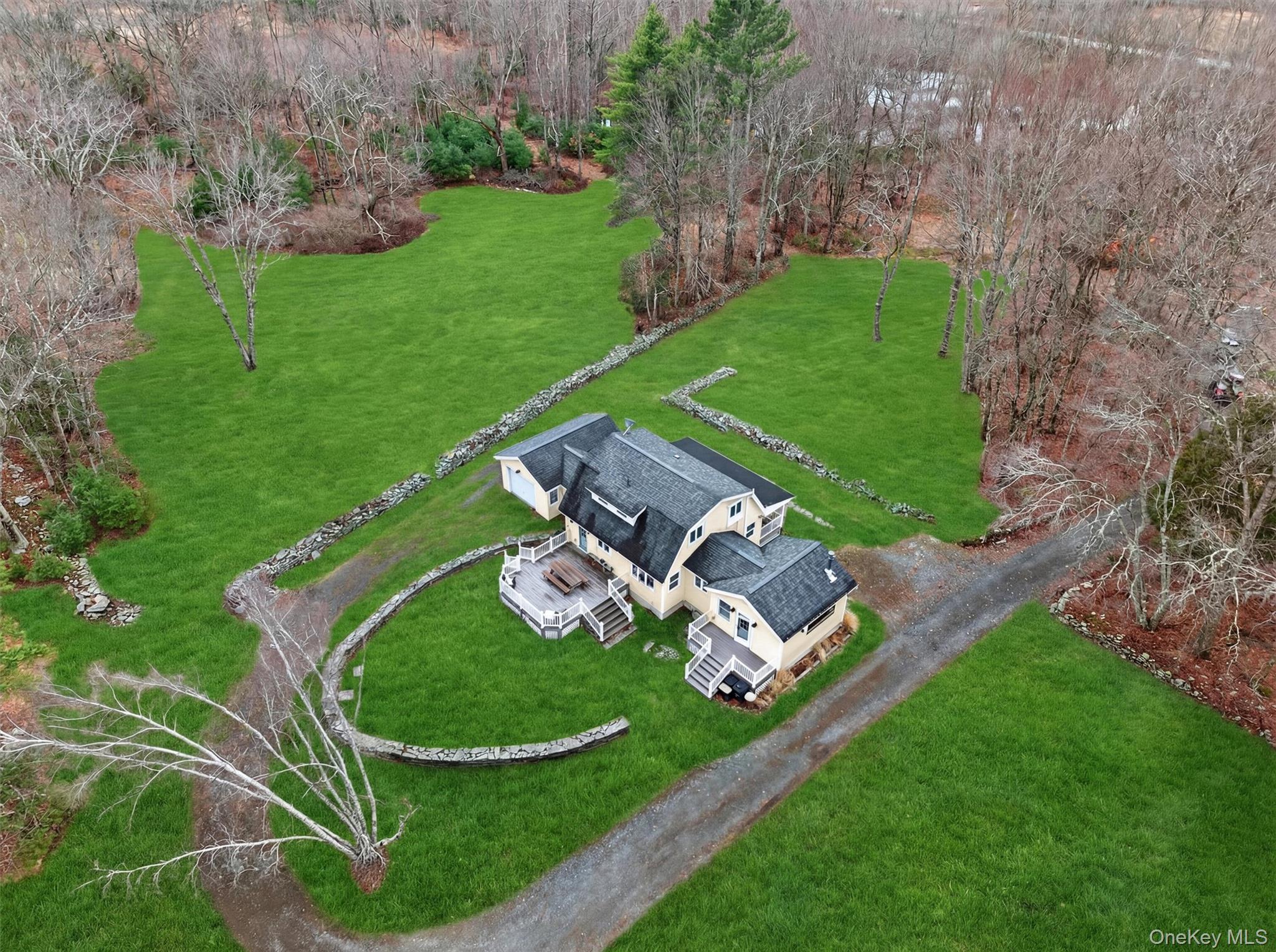 351 Gables Road Property Photo 1