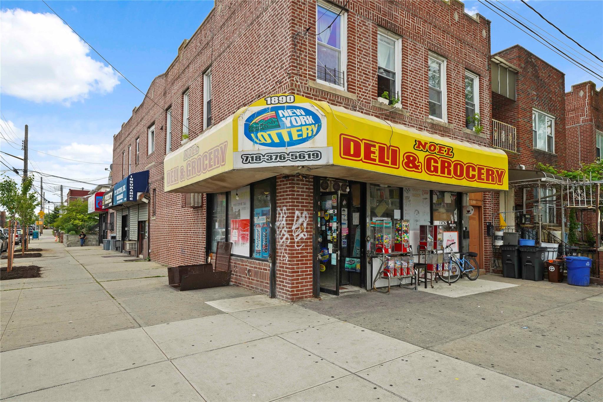 1890 W 6th Street Property Photo 1