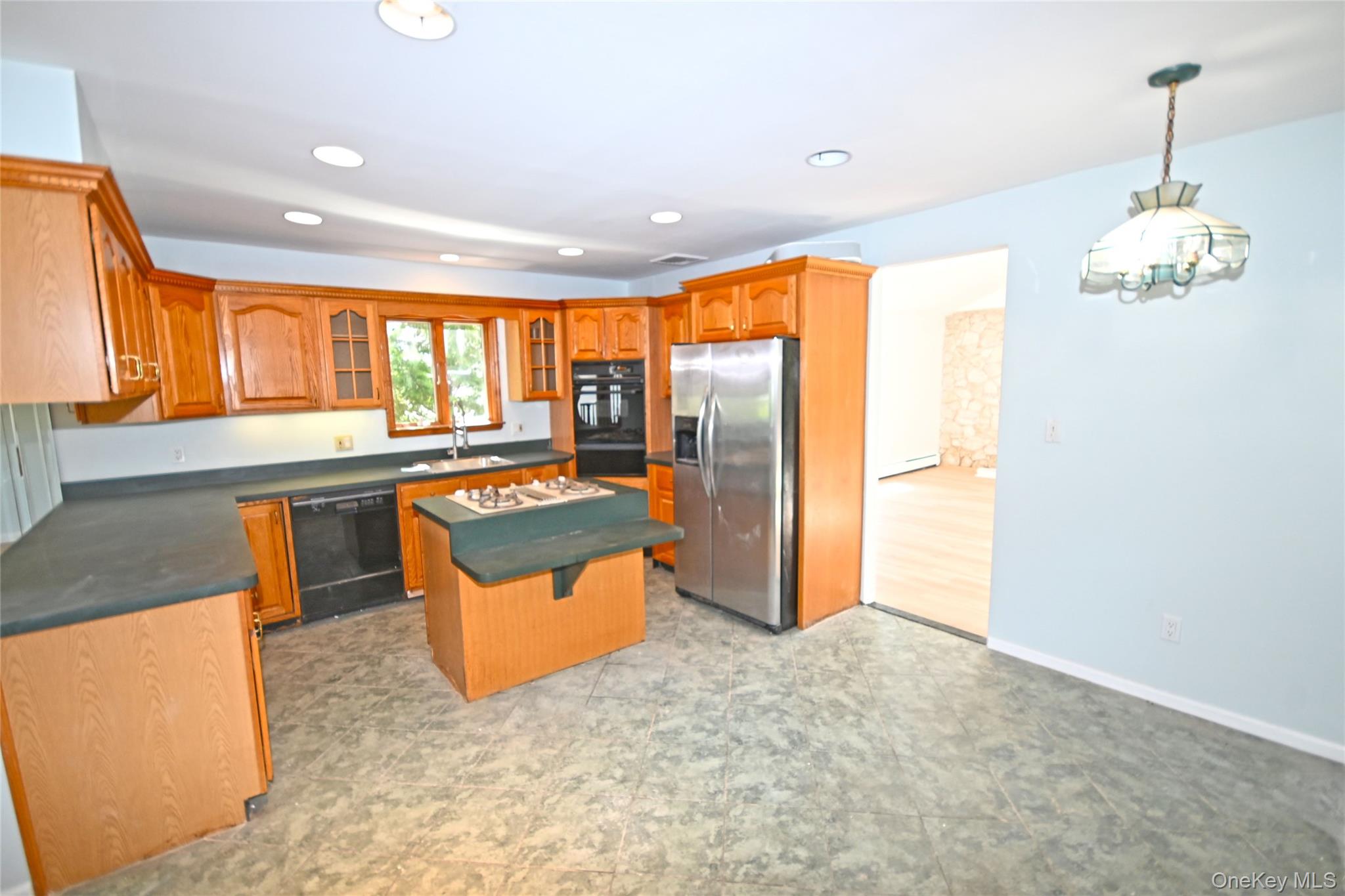 2198 Willow Street Property Photo 3