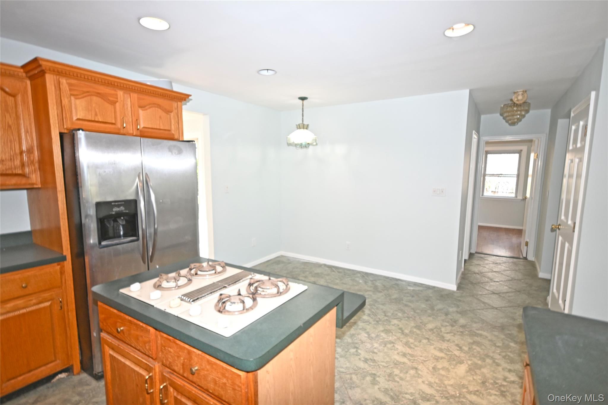 2198 Willow Street Property Photo 6