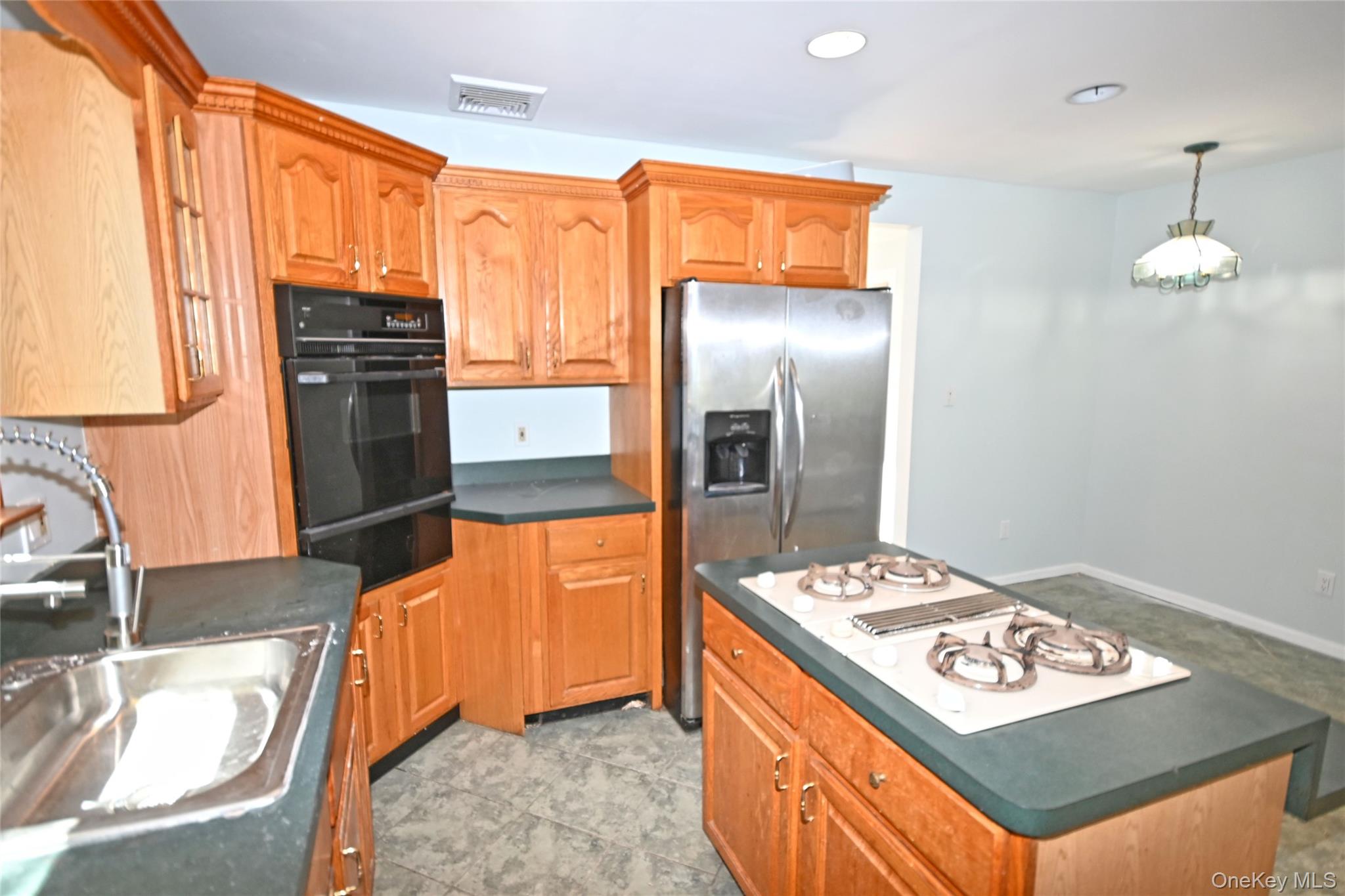 2198 Willow Street Property Photo 7