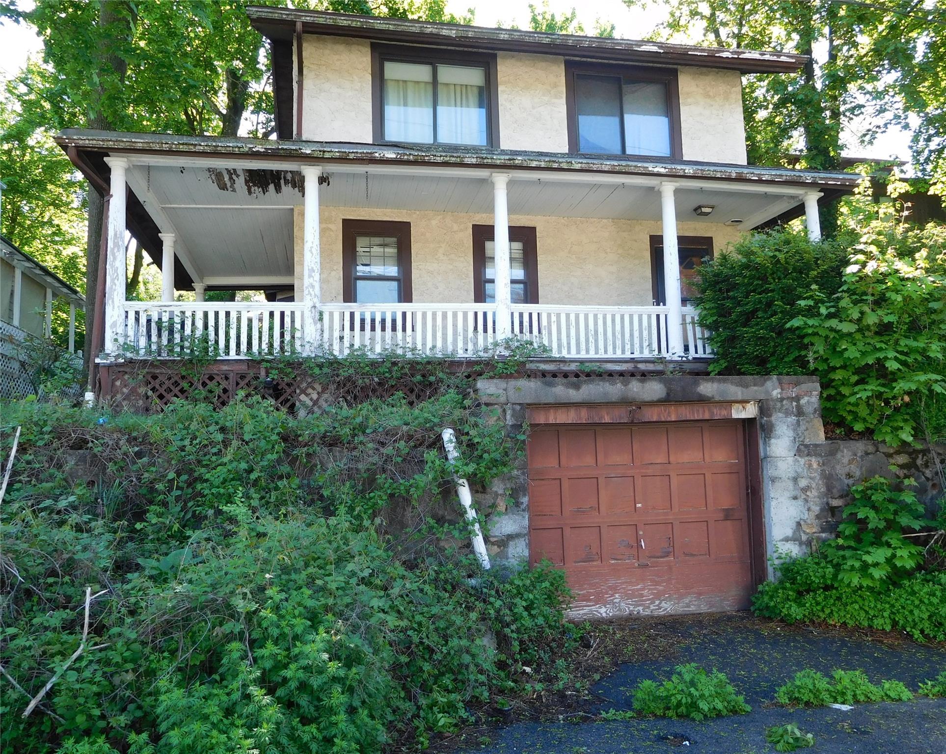 54 S Stone Avenue Property Photo