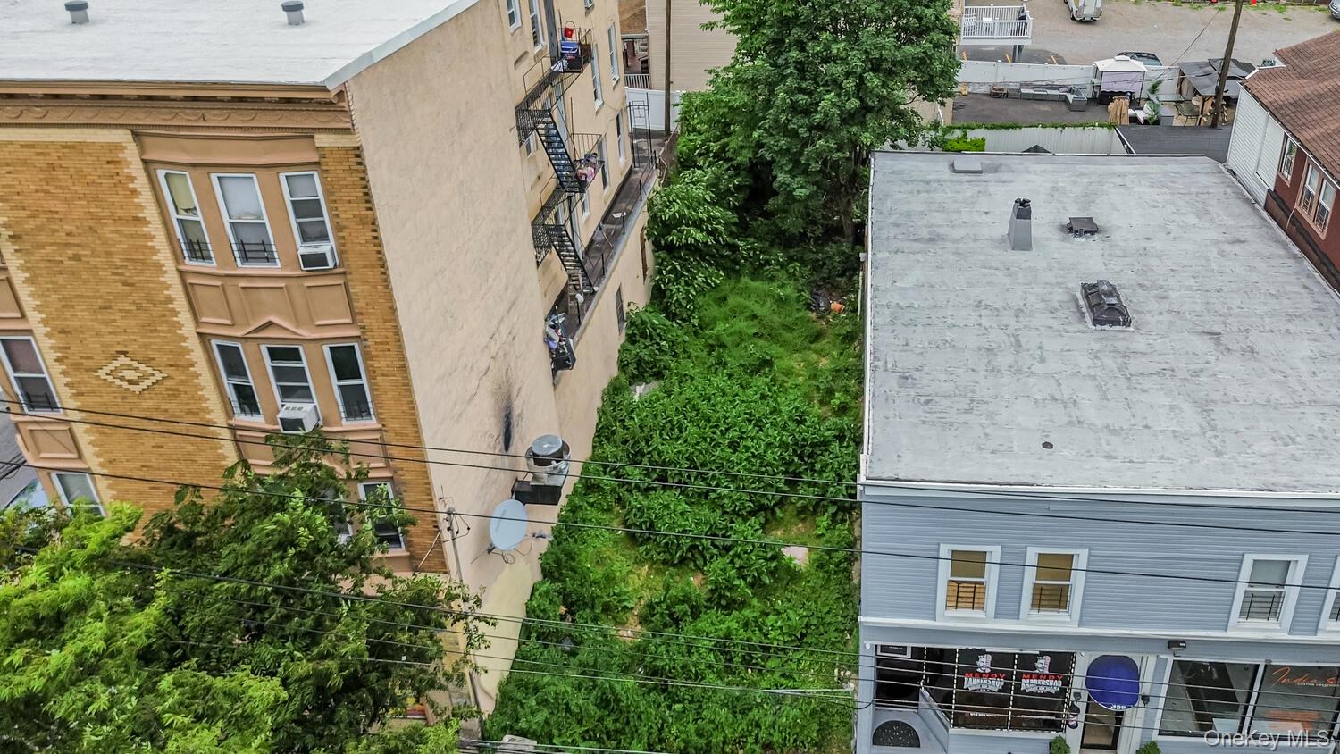354 Riverdale Avenue Property Photo 2