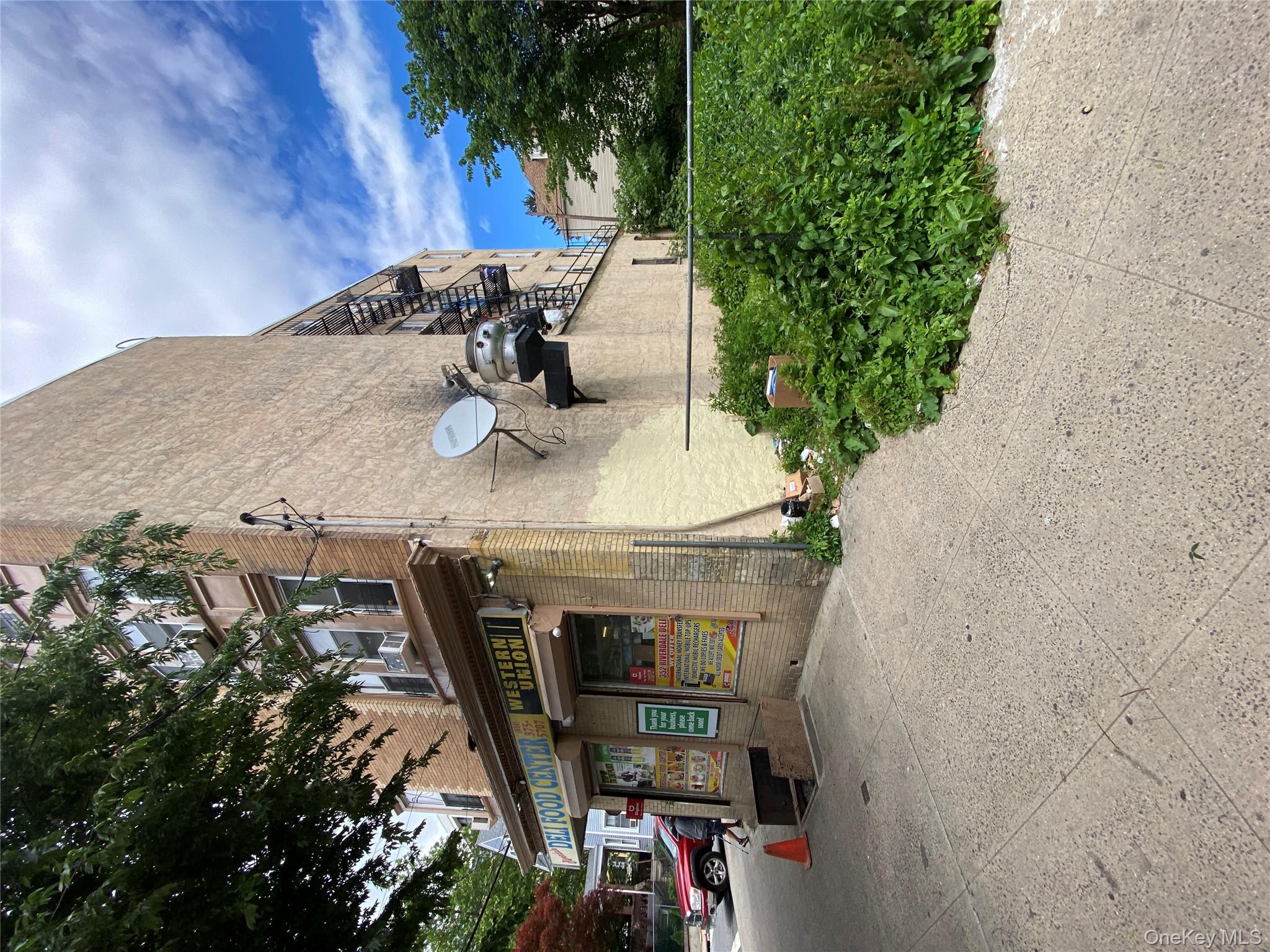 354 Riverdale Avenue Property Photo 7