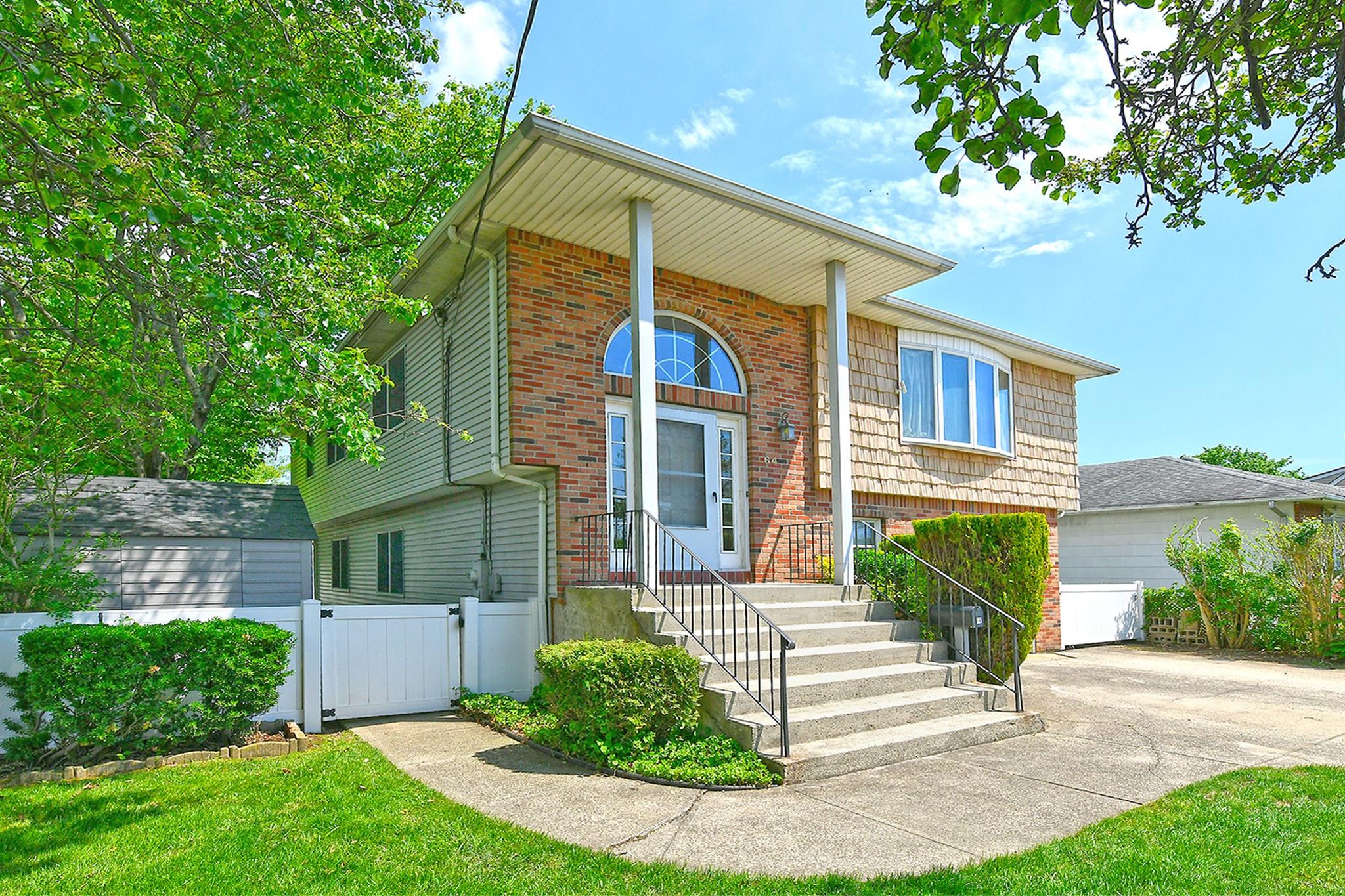 64 S Nassau Street Property Photo 1