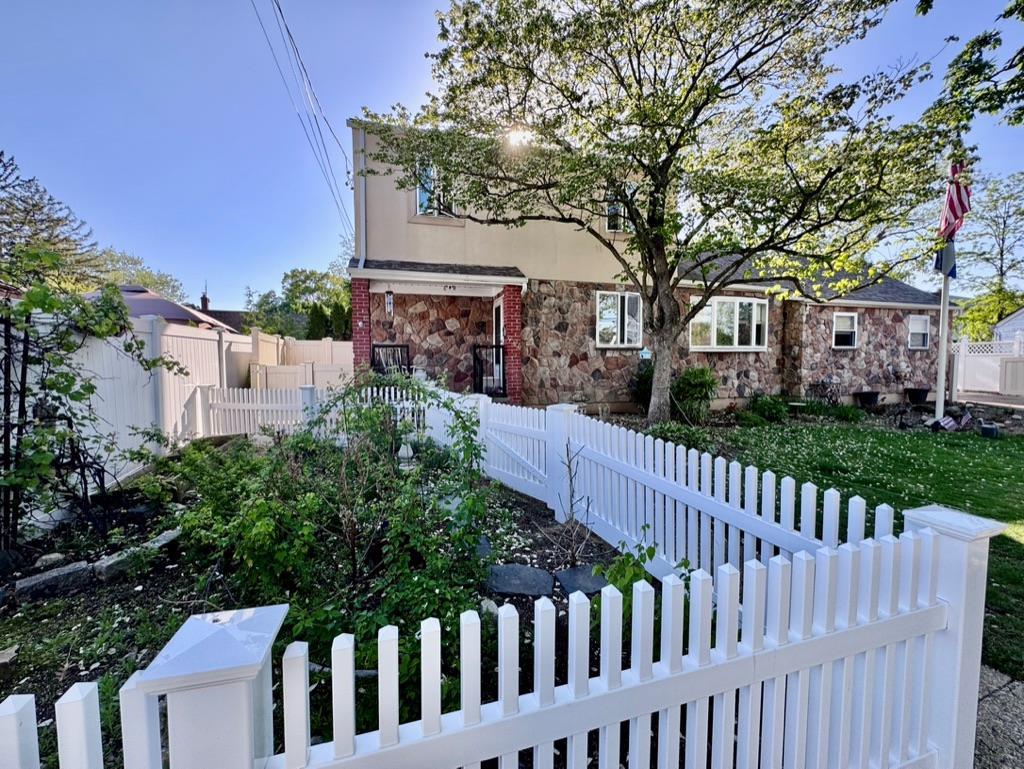 980 Siems Court Property Photo 1