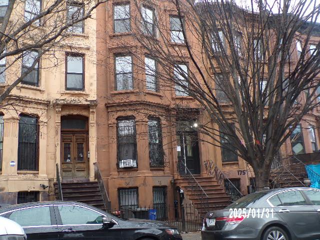 173 Quincy Street Property Photo 1