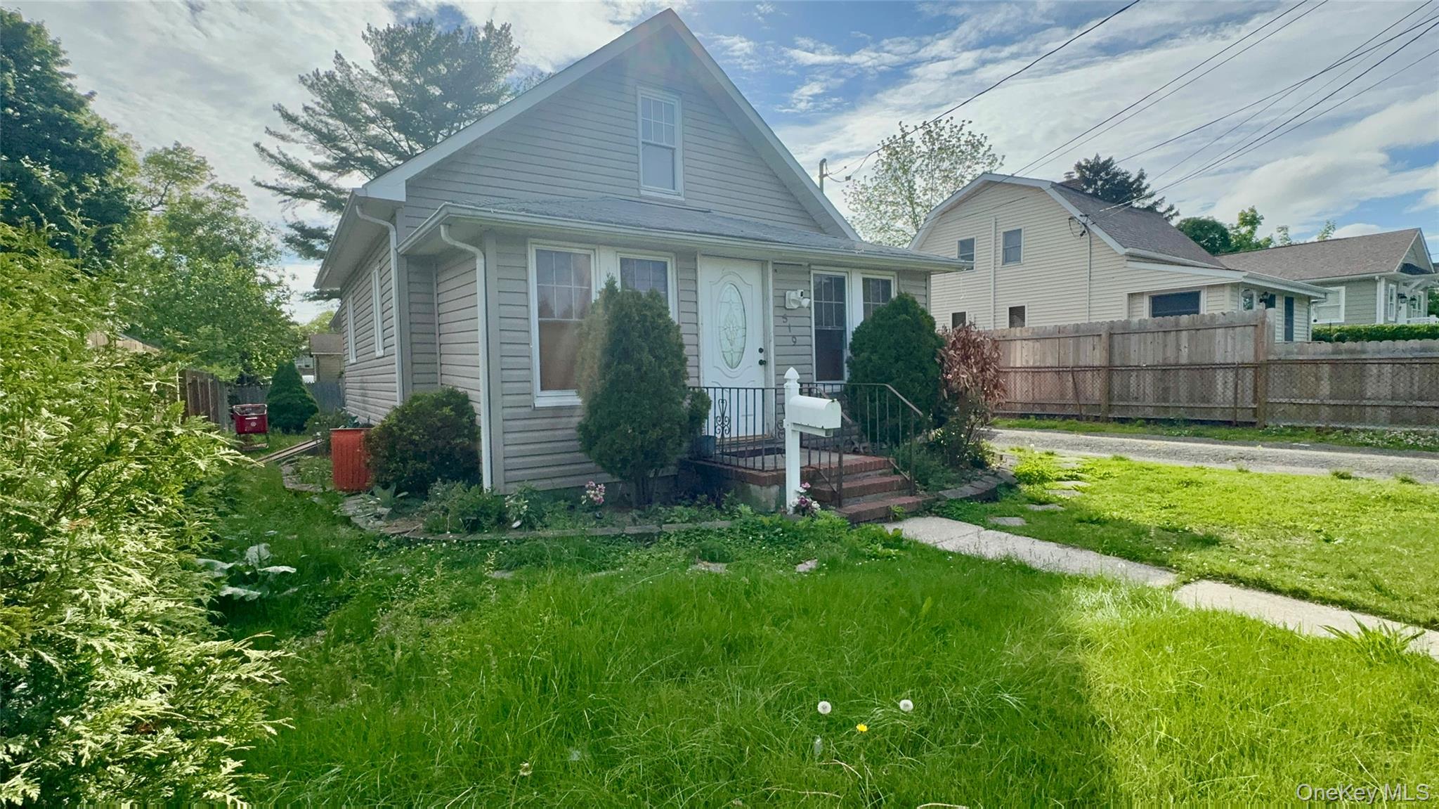 519 Sweezy Avenue Property Photo 1