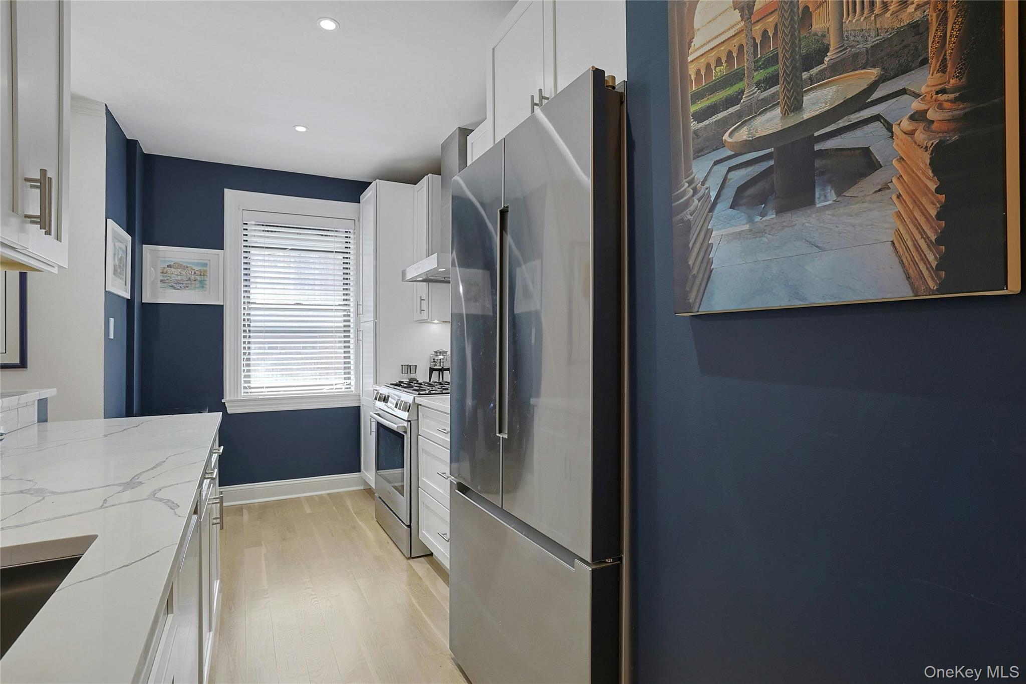 68 E Hartsdale Avenue 4j Property Photo 5