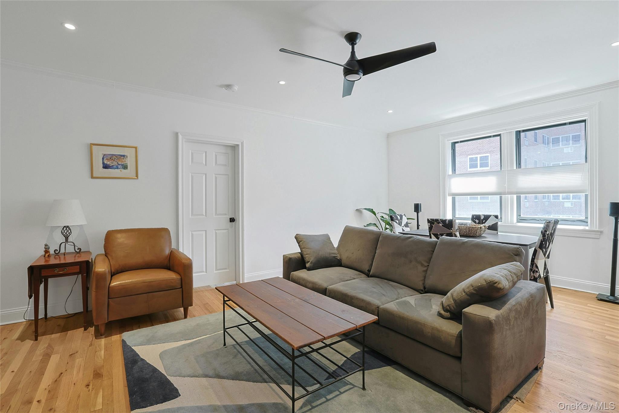 68 E Hartsdale Avenue 4j Property Photo 7