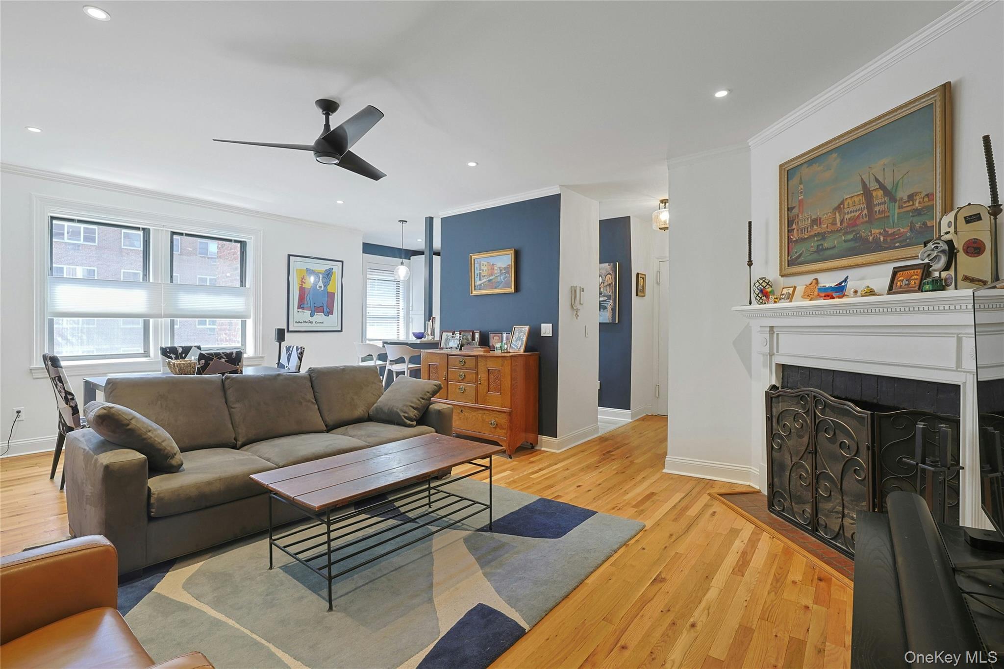 68 E Hartsdale Avenue 4j Property Photo 8