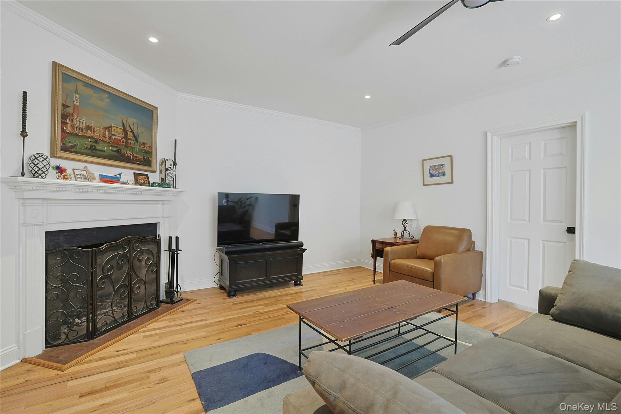 68 E Hartsdale Avenue 4j Property Photo 13