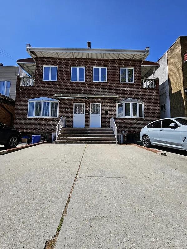 2028 65th Street Property Photo 1