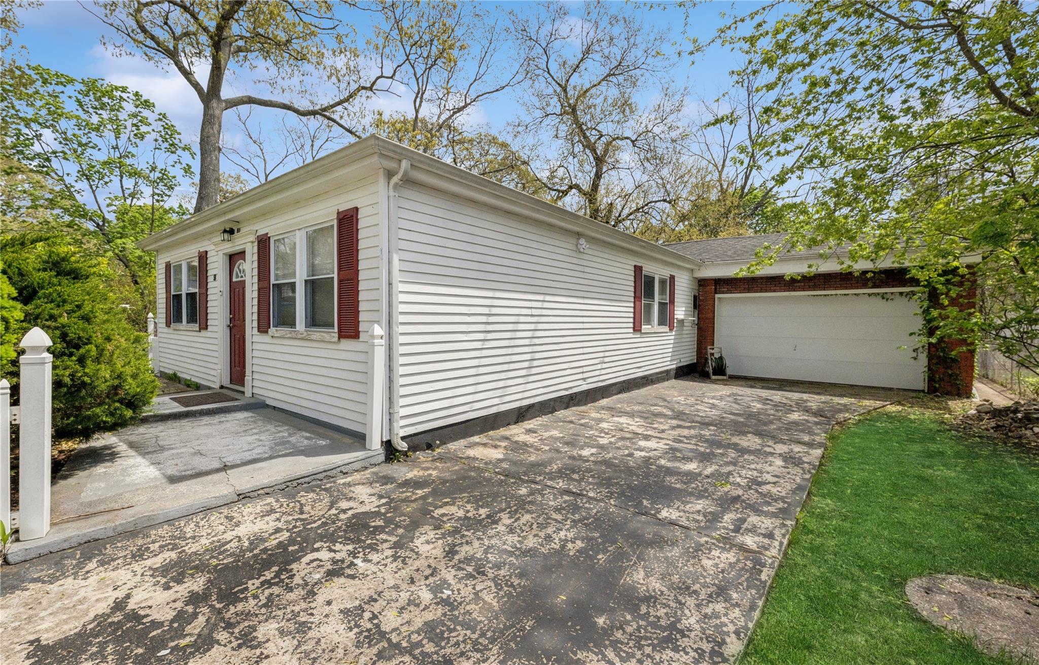 54 Oakdale Avenue Property Photo 1