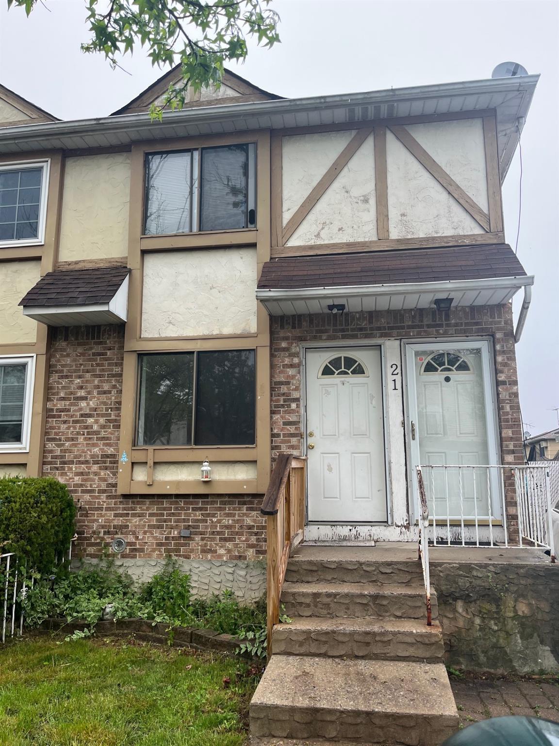 21 Luke Court Property Photo