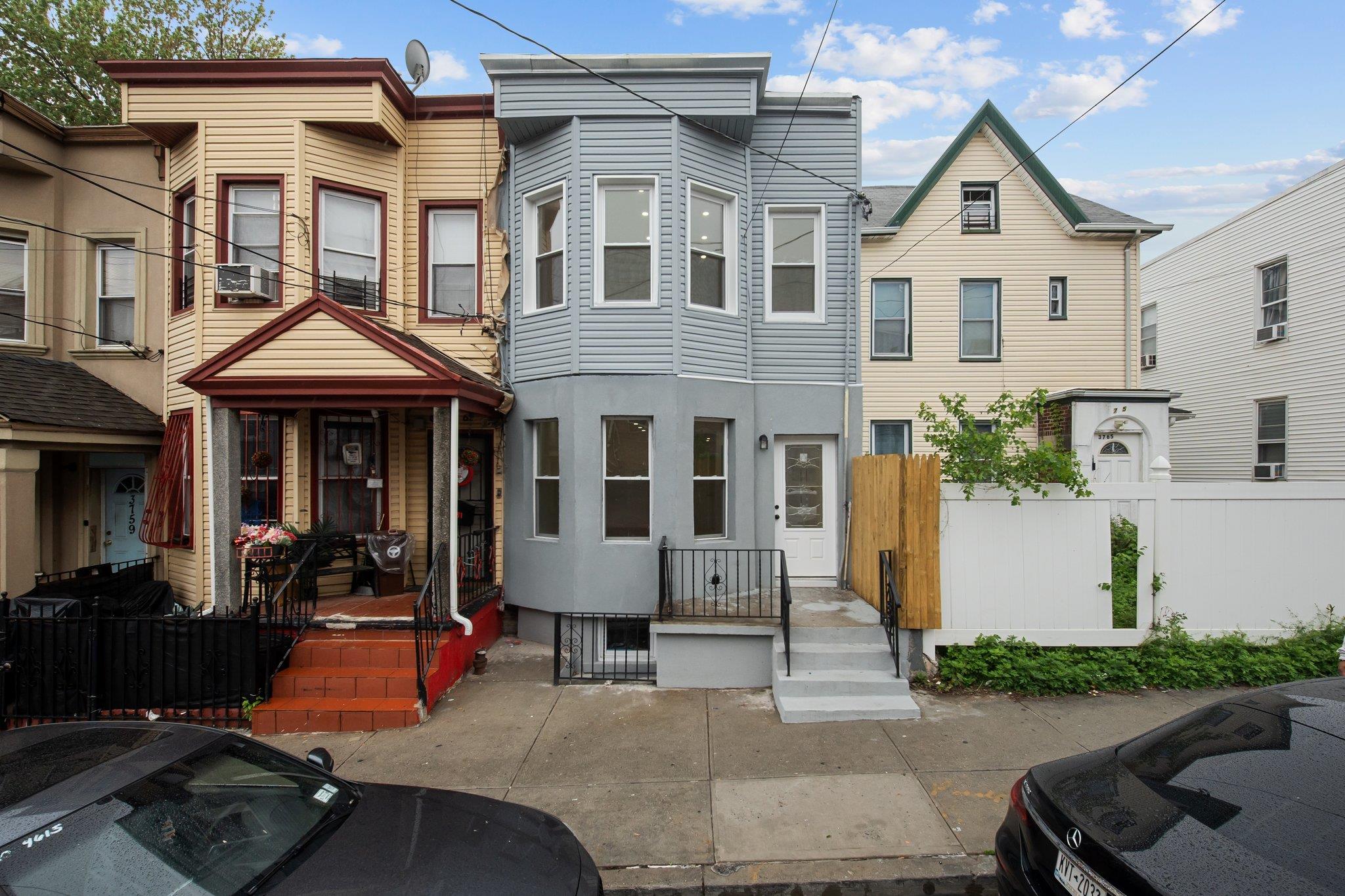 3763 Barnes Avenue Property Photo 1