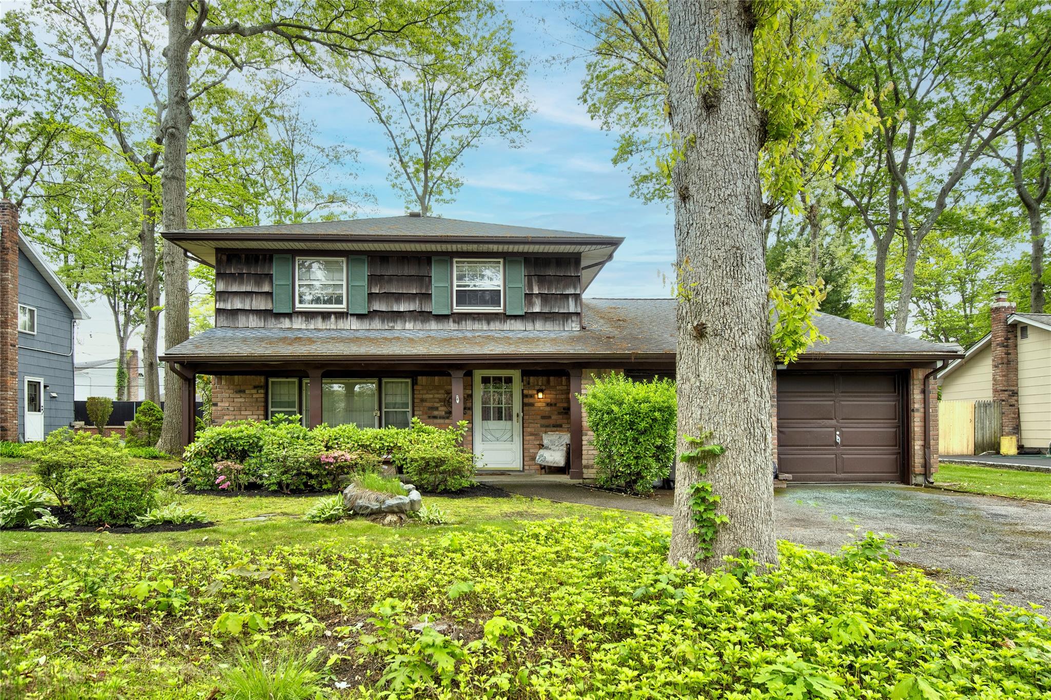 76 Moriches Road Property Photo 1