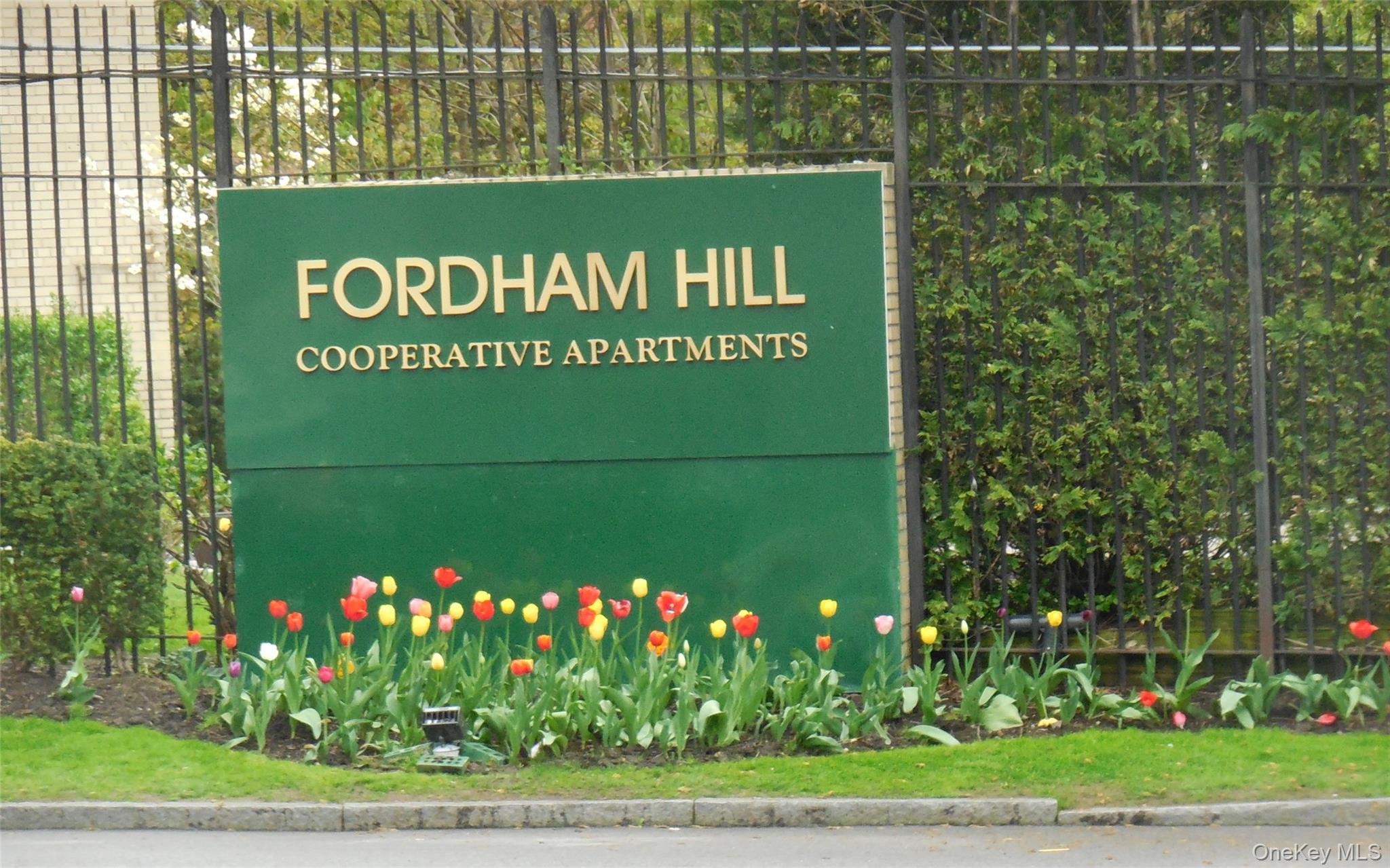 4 Fordham Hill Oval 5e Property Photo 2