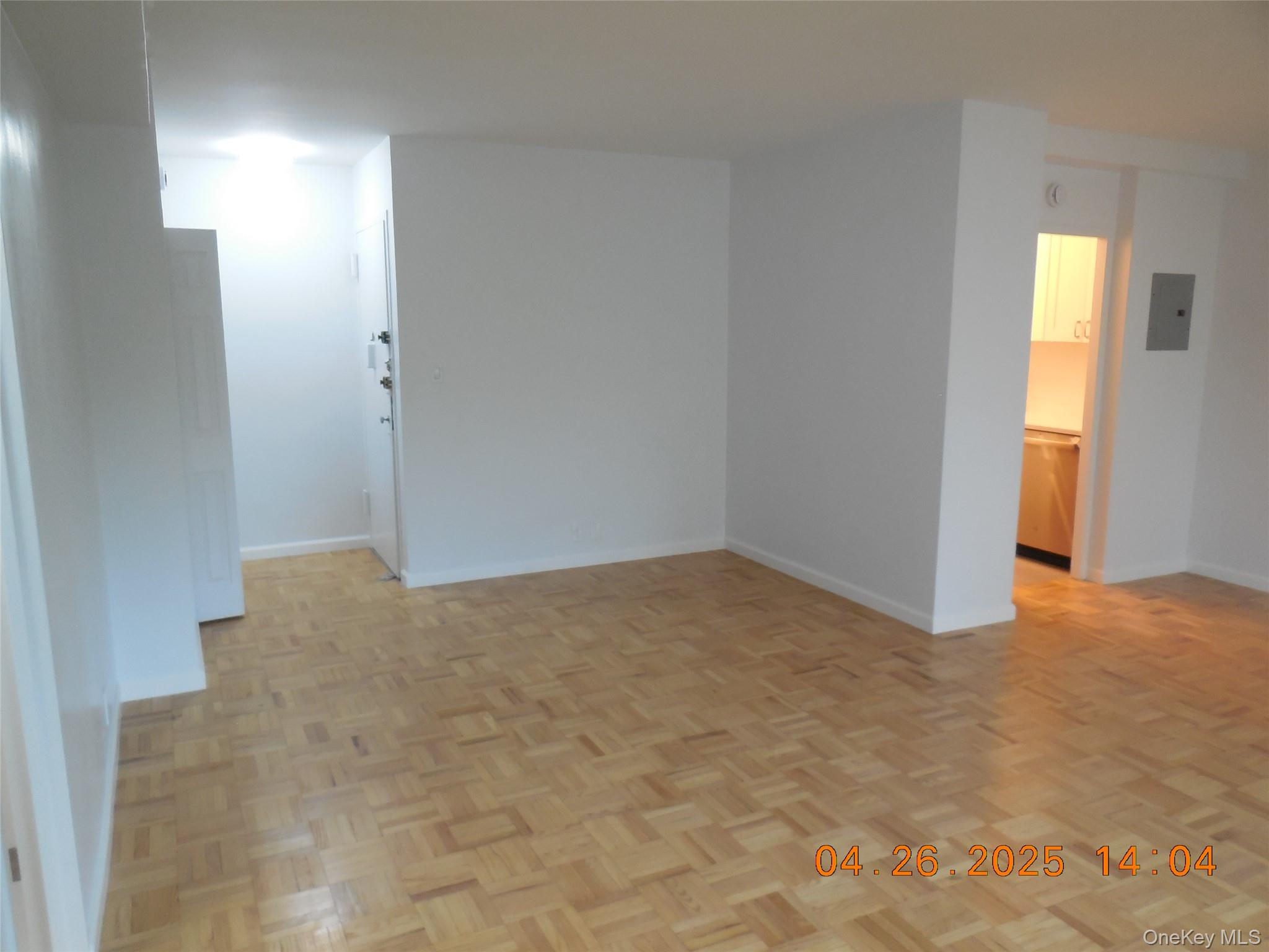 4 Fordham Hill Oval 5e Property Photo 3