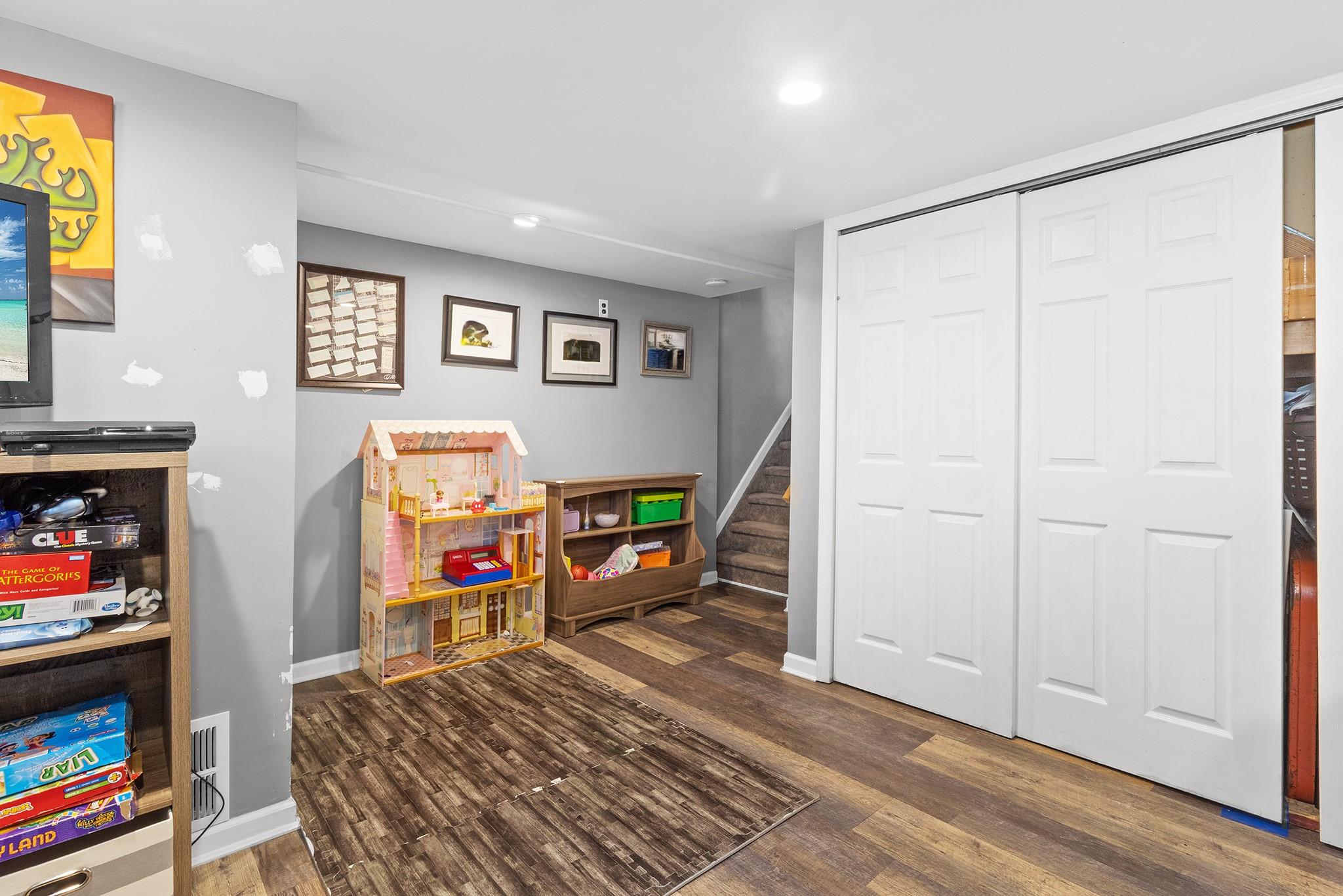 8 Arlene Street Property Photo 36