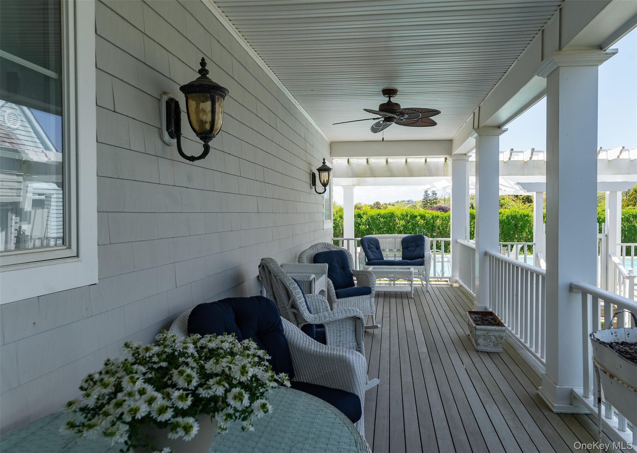 390 Old Montauk Highway Property Photo 3