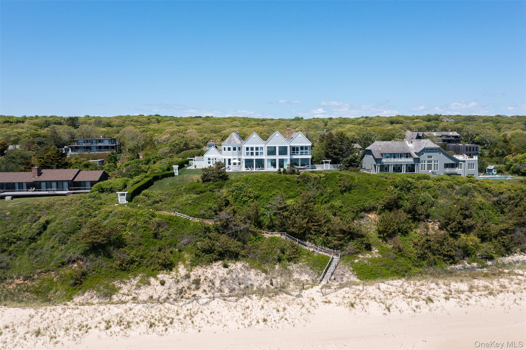 390 Old Montauk Highway Property Photo 5