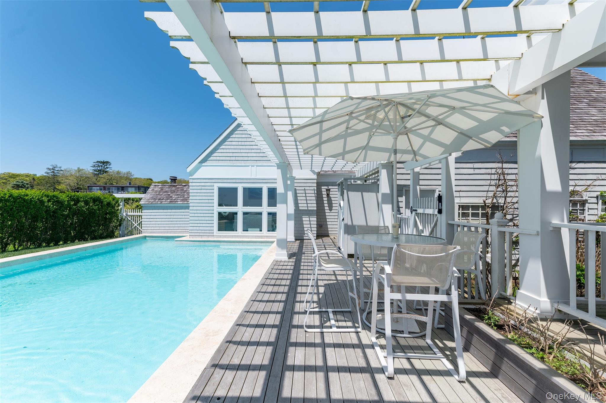 390 Old Montauk Highway Property Photo 11