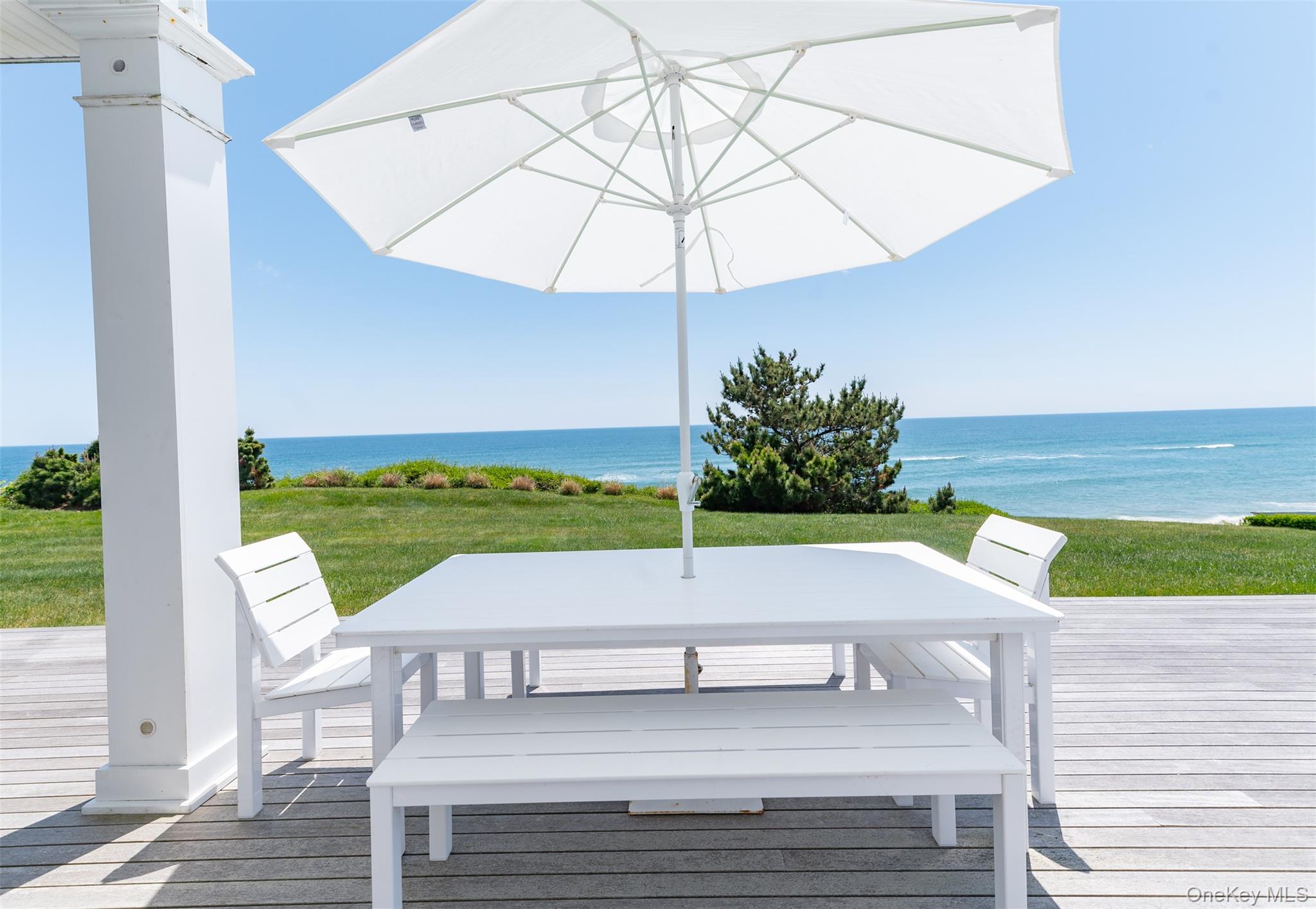390 Old Montauk Highway Property Photo 12