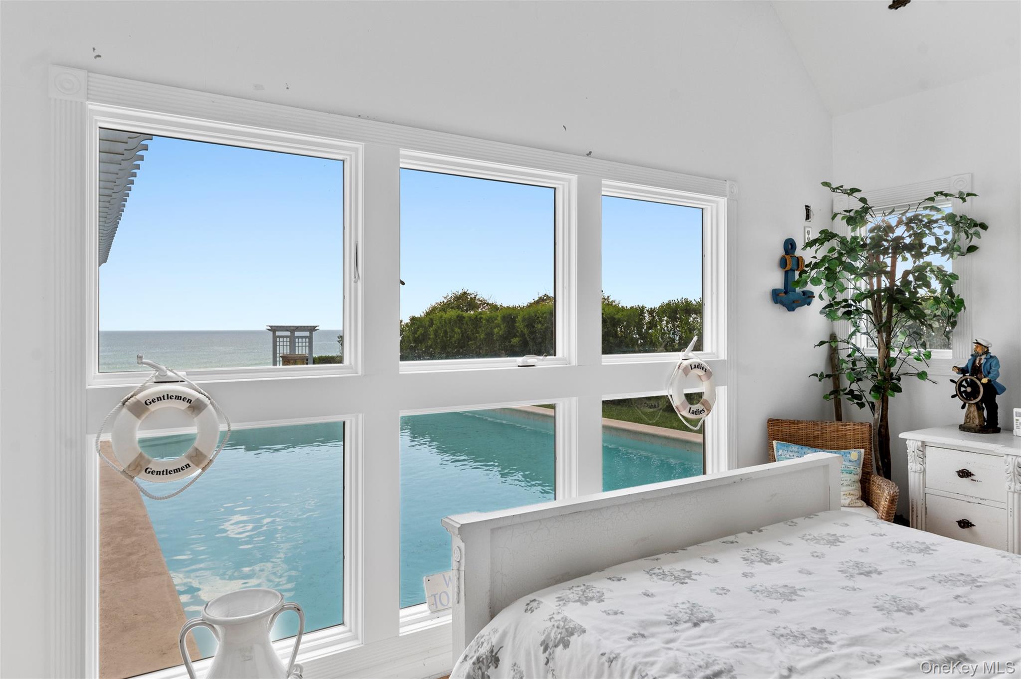 390 Old Montauk Highway Property Photo 38