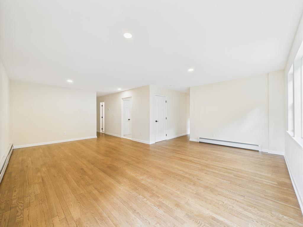 349 E Main Street Property Photo 5
