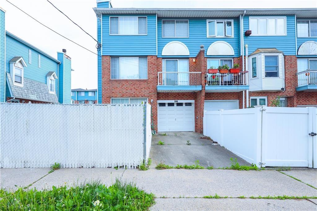 186 Monahan Avenue Property Photo 1