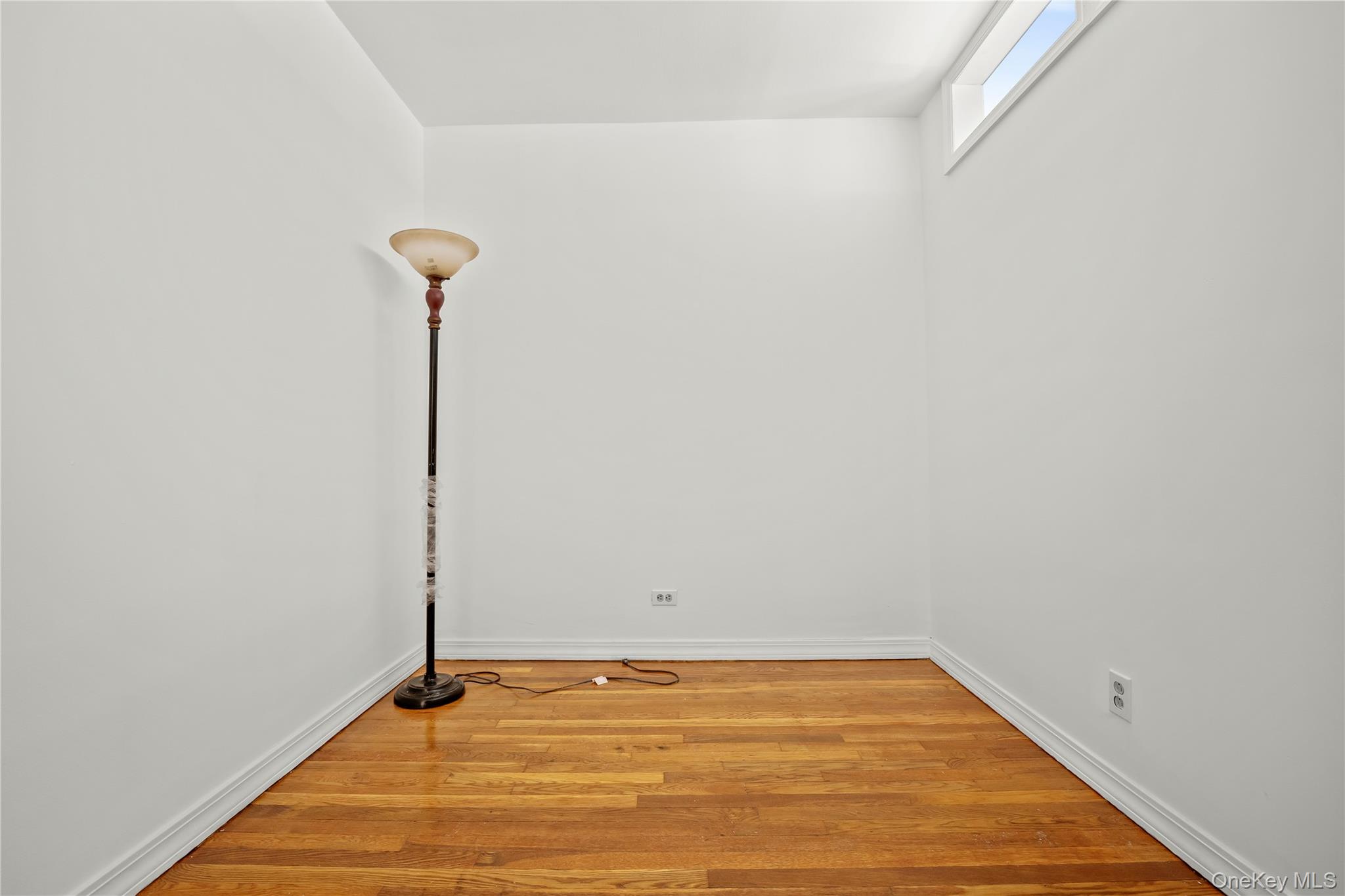 2630 Kingsbridge Terrace 5m Property Photo 5