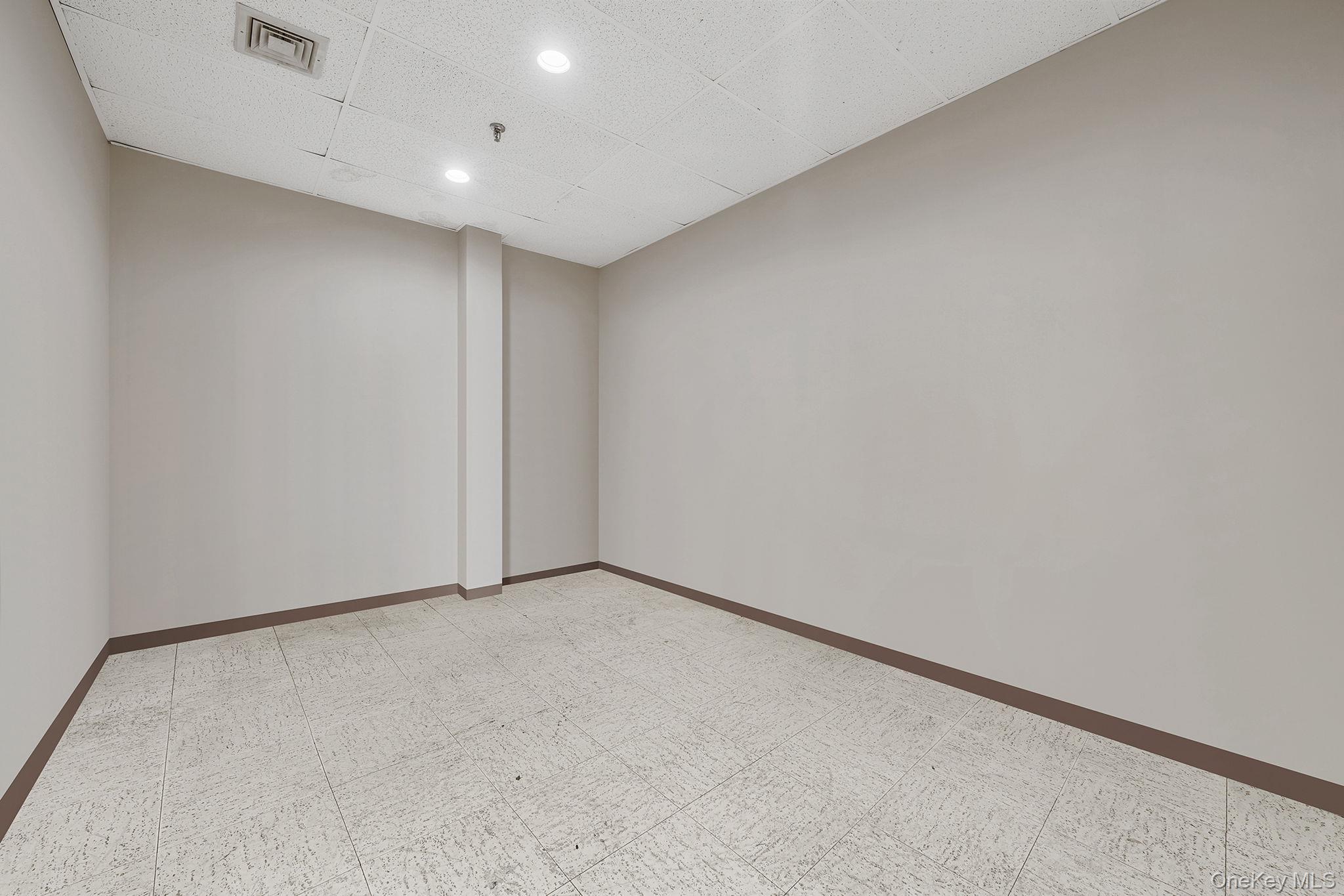 8 Technology Drive 103 Property Photo 18