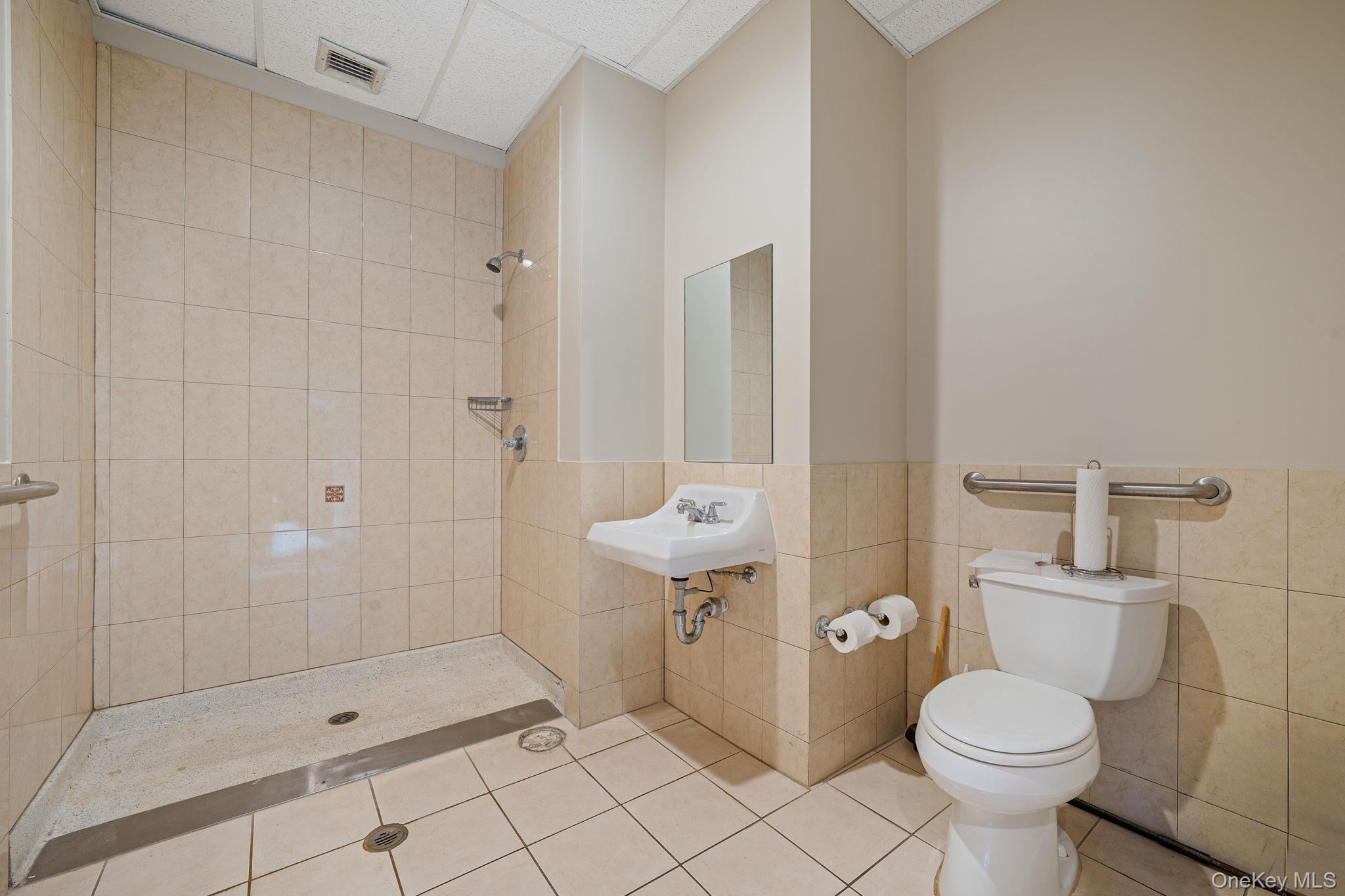 8 Technology Drive 103 Property Photo 20