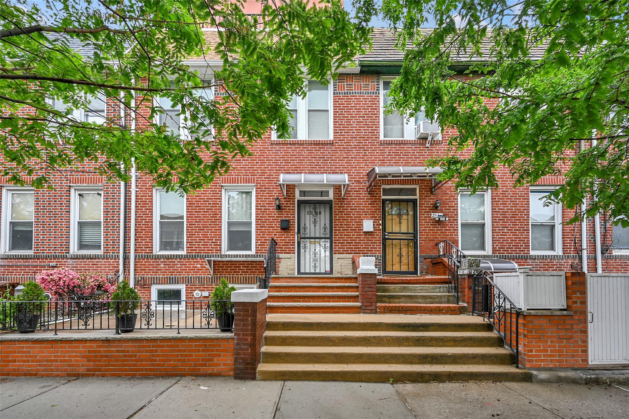 25-66 46th Street Property Photo 1
