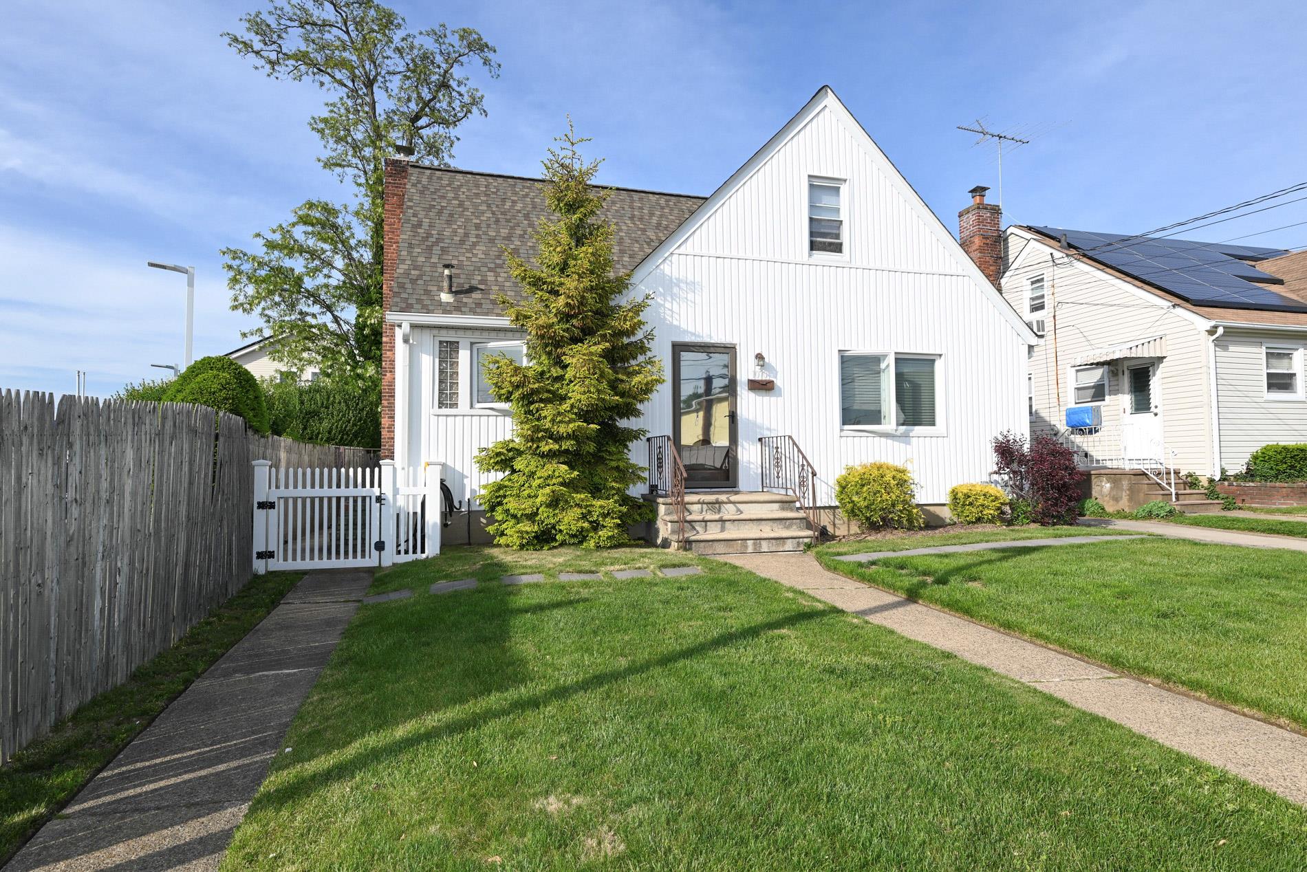 1070 Polk Avenue Property Photo 1