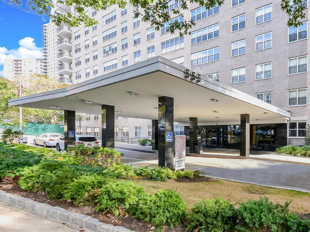 555 Kappock Street 16k Property Photo 1