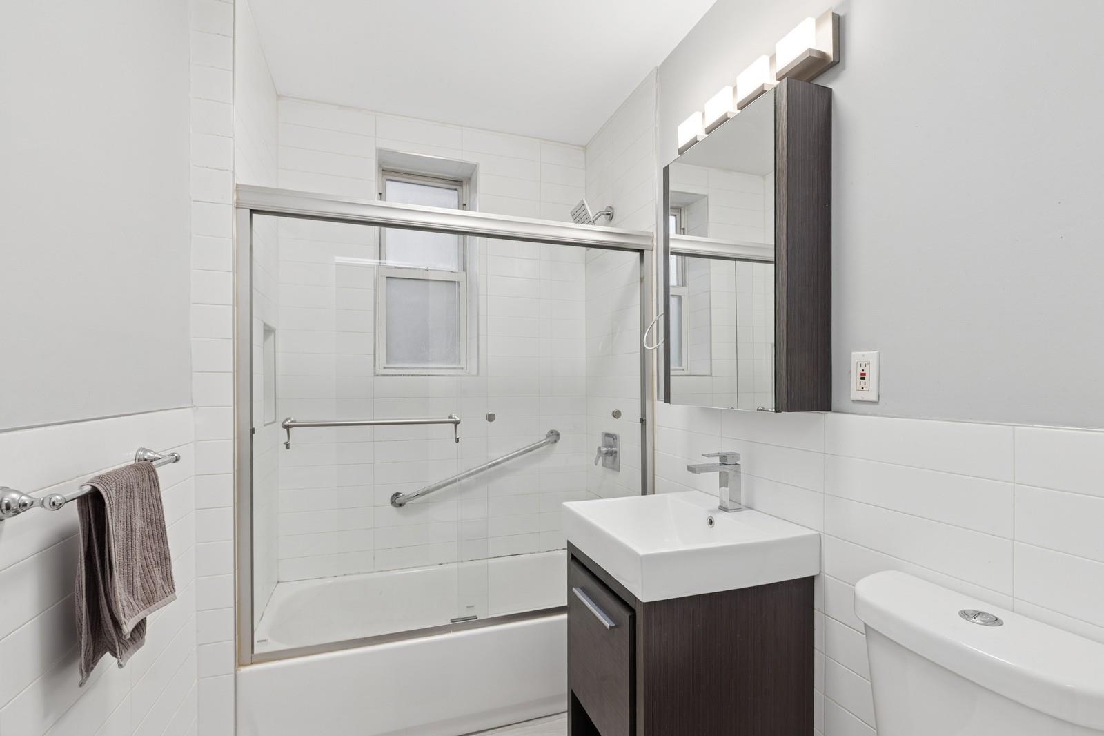 117-01 Park Lane South C 1f Property Photo 7