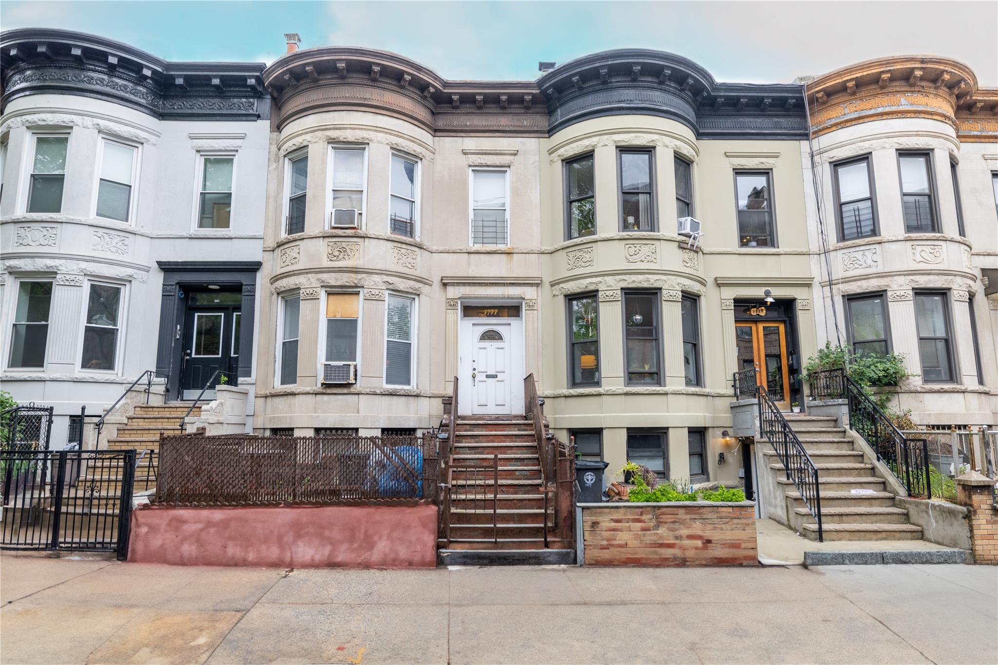 1777 Union Street Property Photo 2