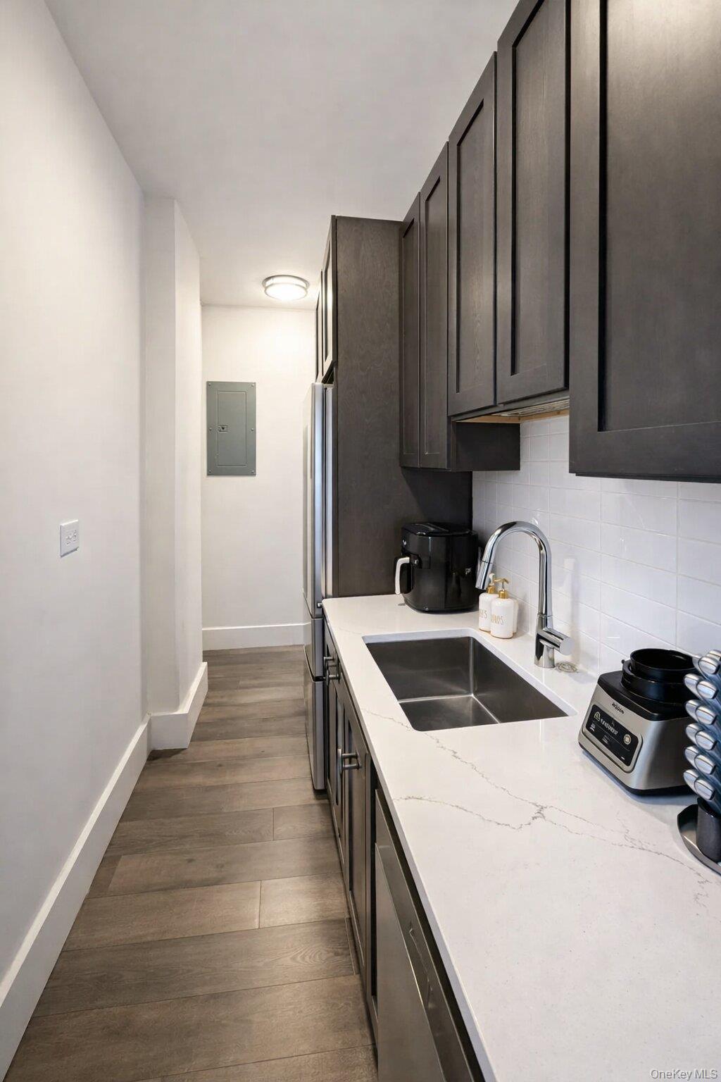 3000 Valentine Avenue 2e Property Photo 6