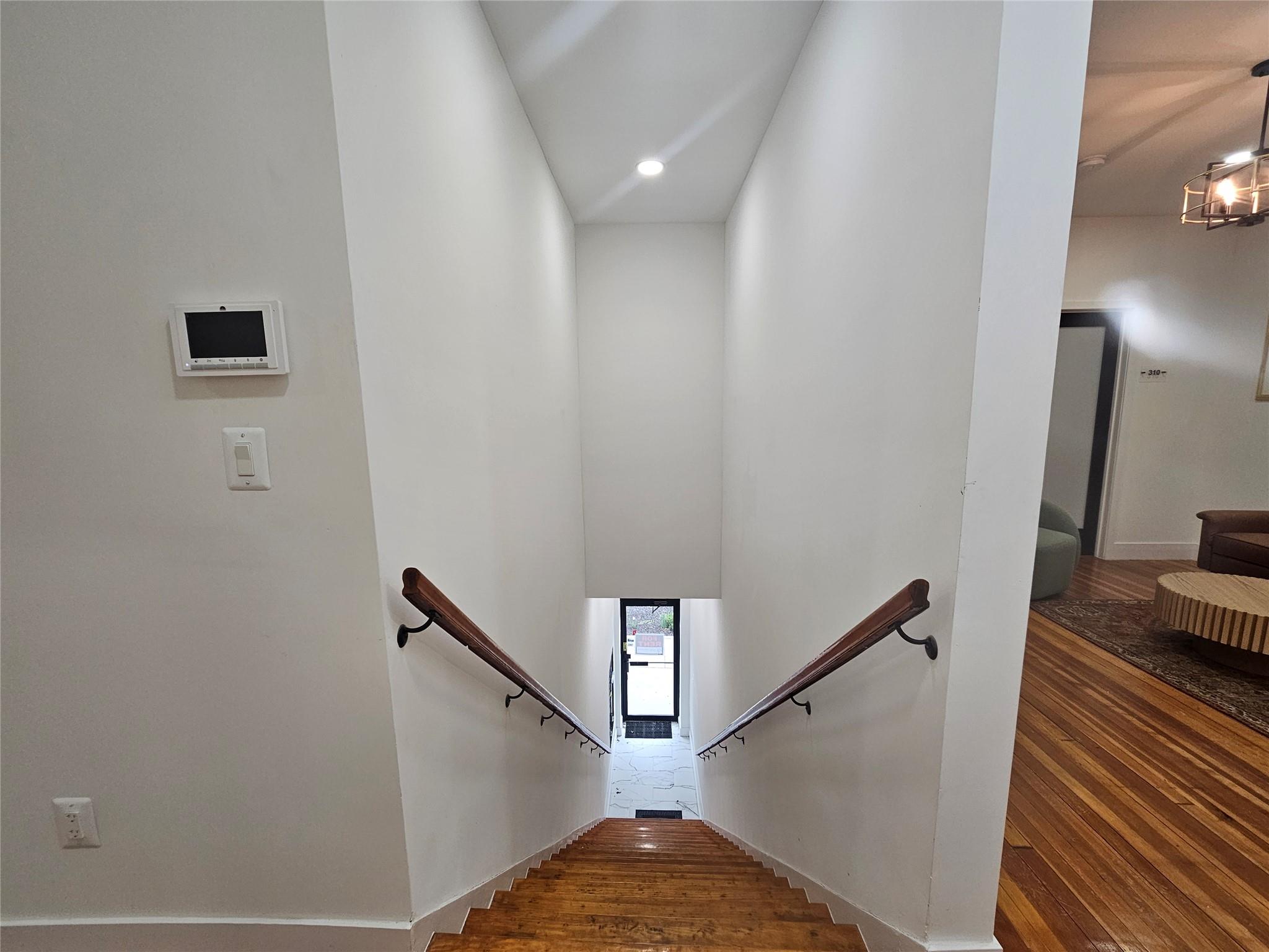 456 Broadway 301 Property Photo 9