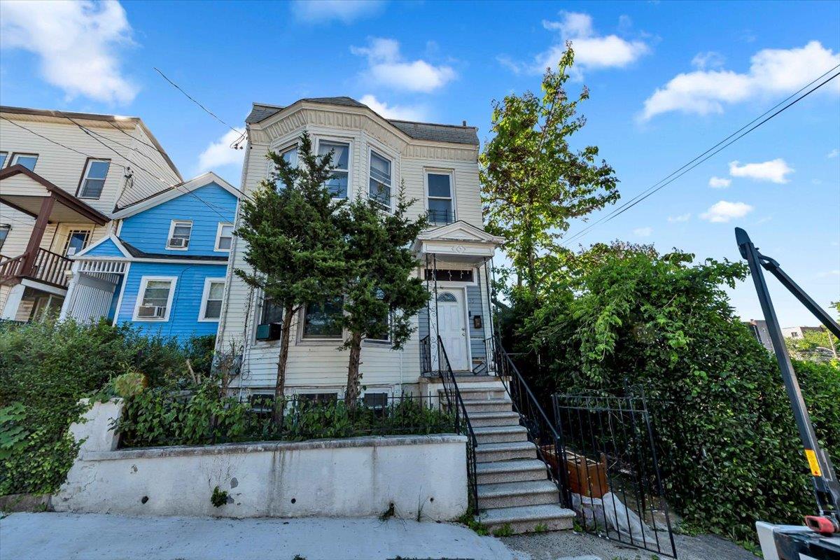 55 S High Street Property Photo 1