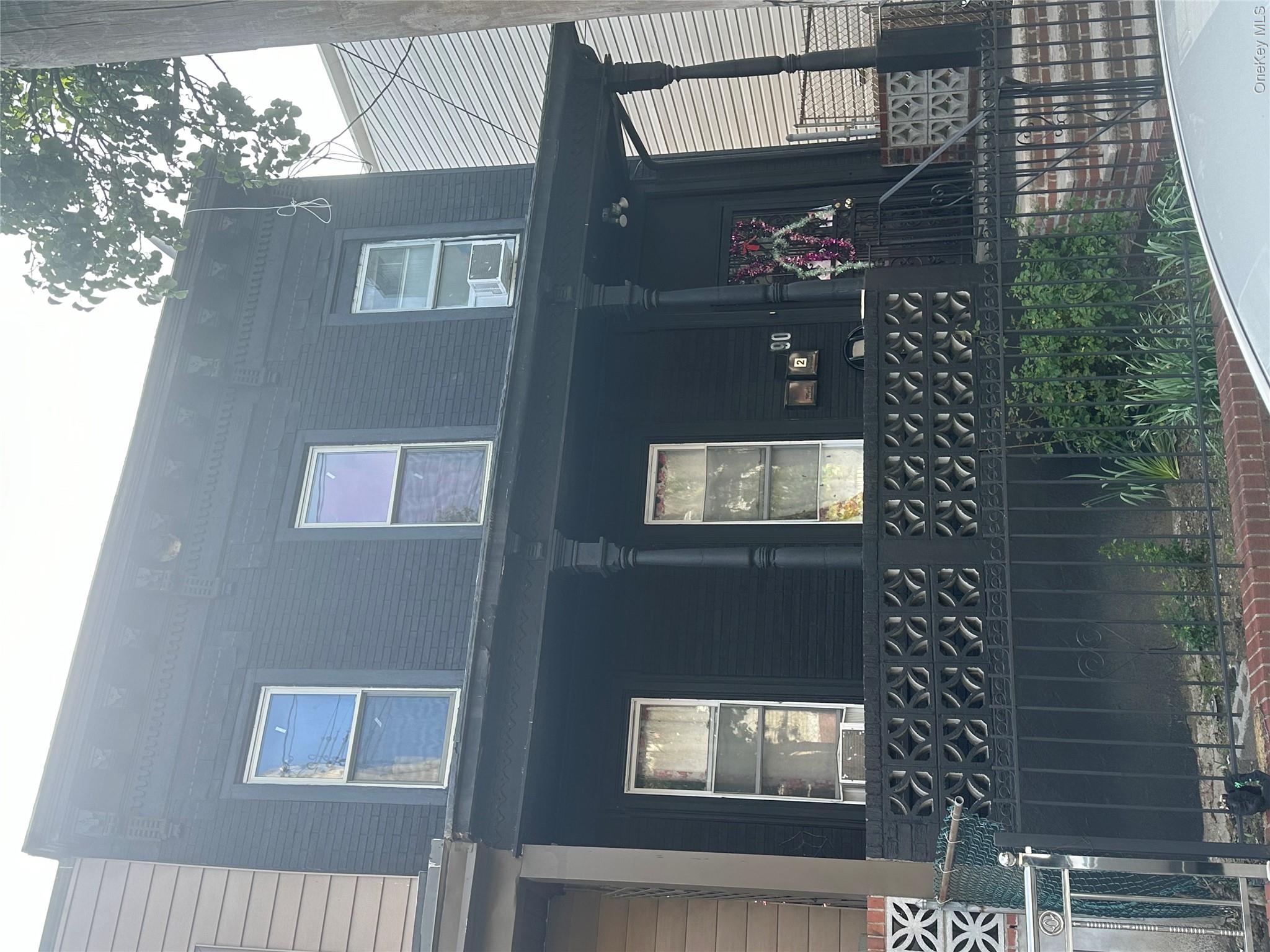 90 Wyona Street Property Photo 3