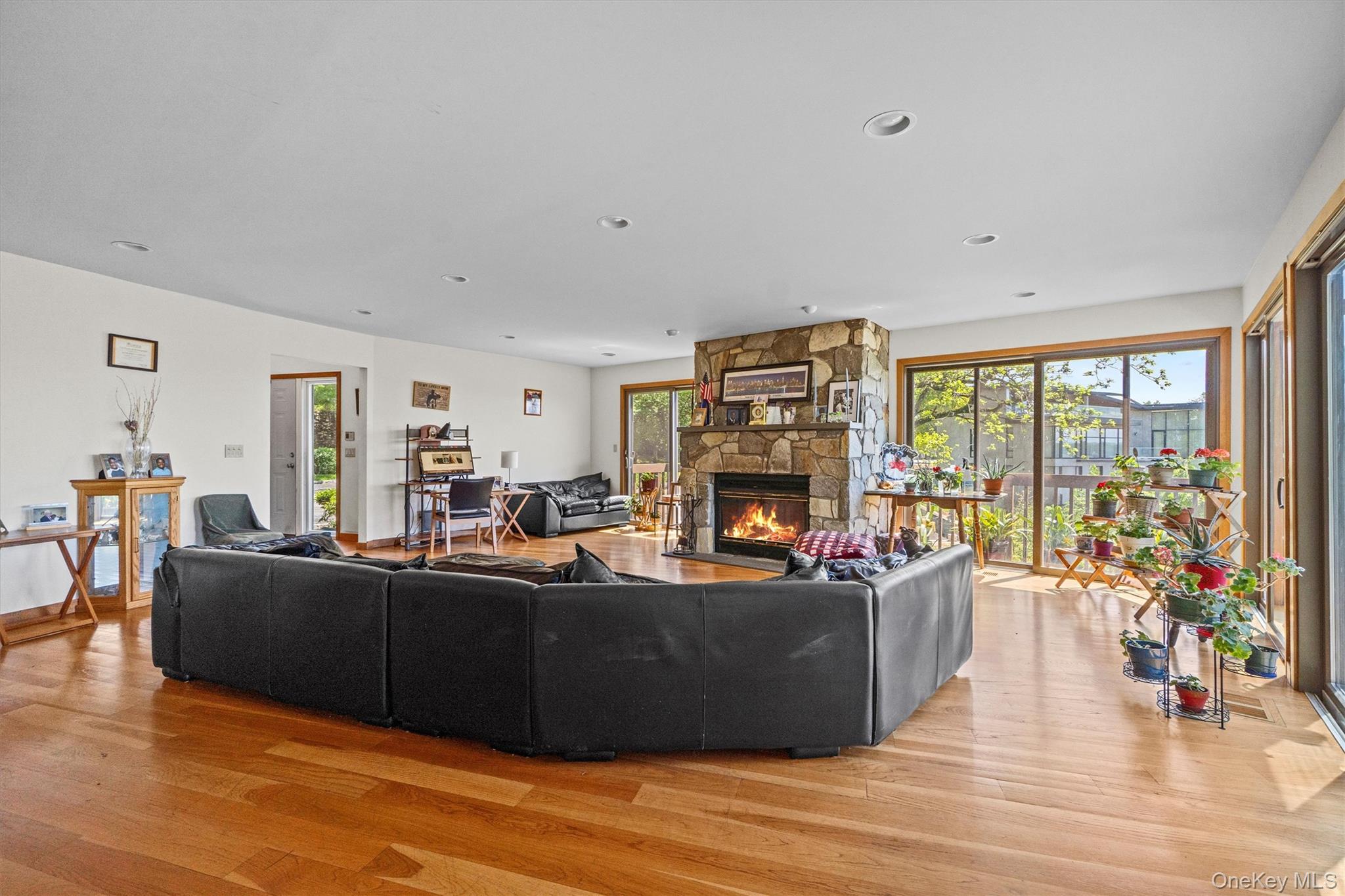 1260 Albany Post Road Property Photo 7