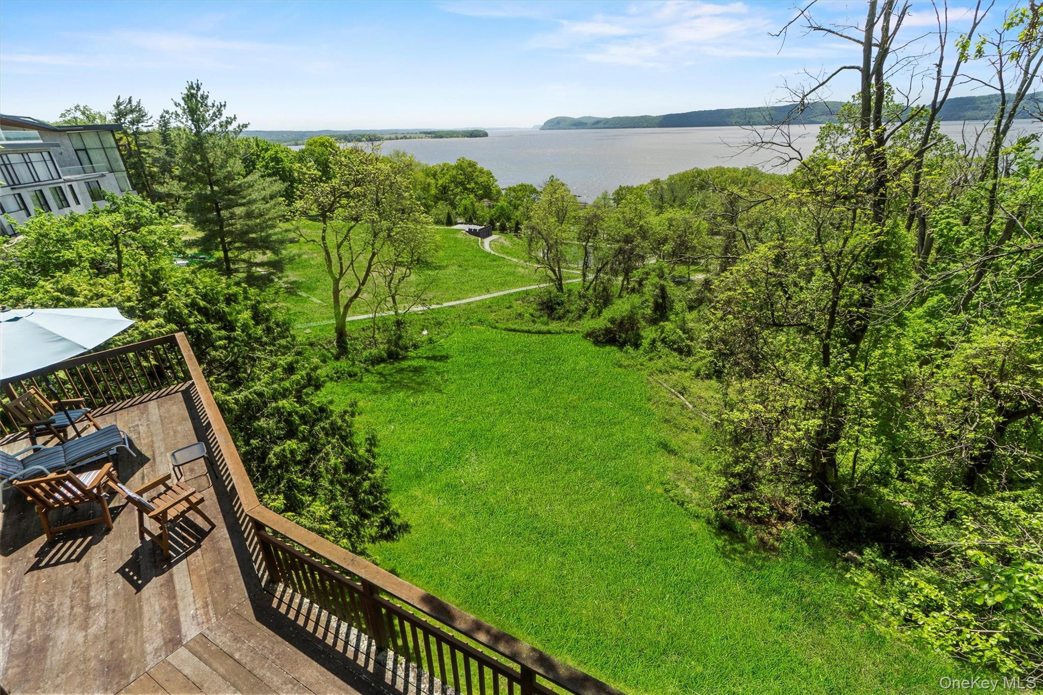 1260 Albany Post Road Property Photo 10